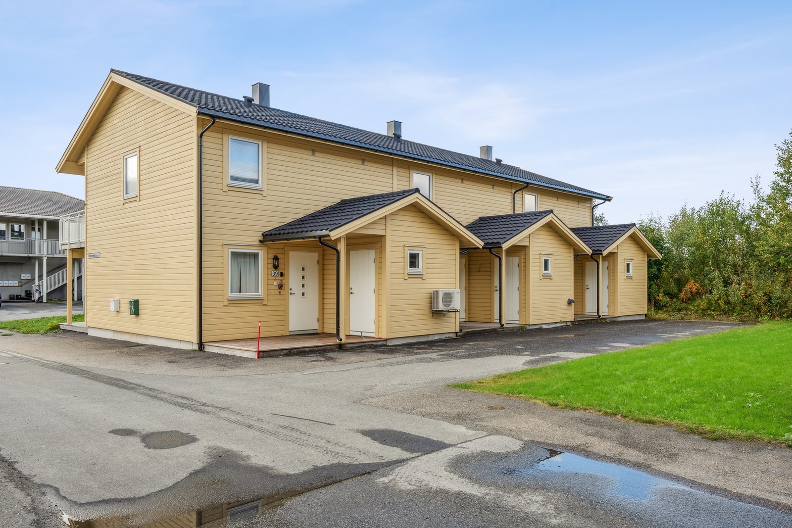 Velkommen til Valsetveien 35 - Presentert av EiendomsMegler1 Lofoten! Foto: EFKT. Galleribilde