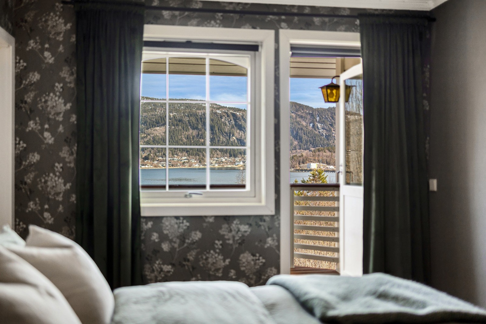 Soverommet har egen balkong Galleribilde