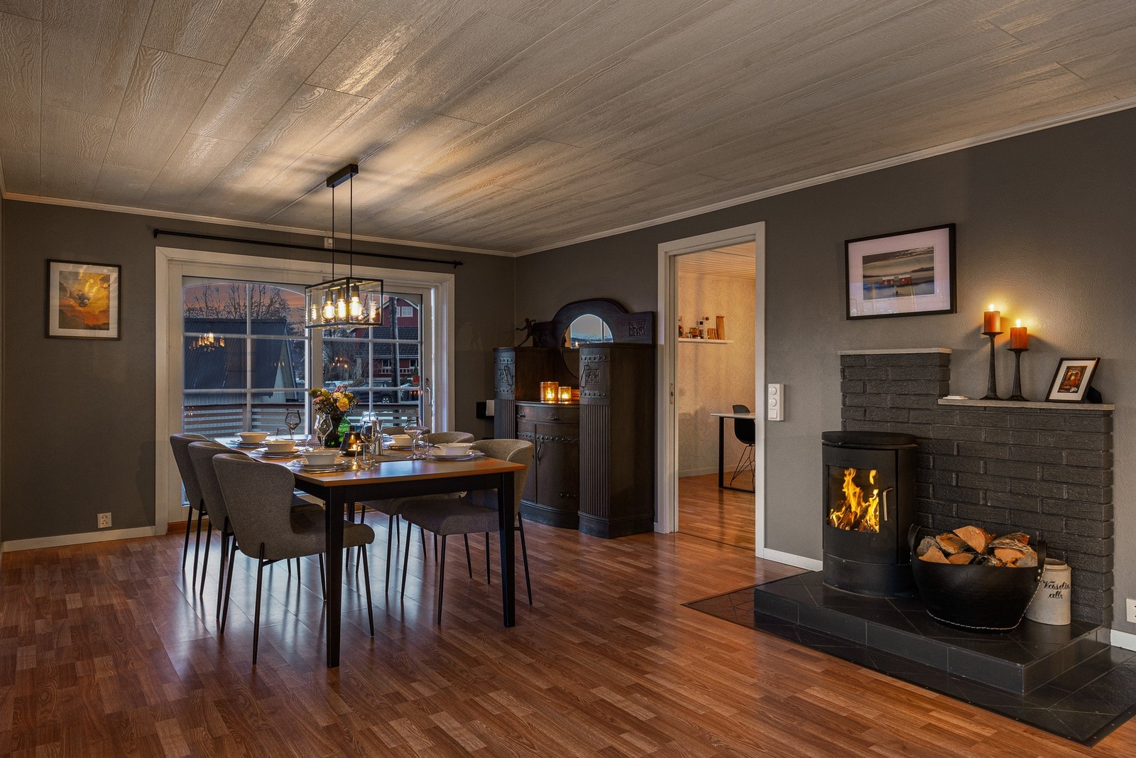 Stor stue hvor du kan ha fine sammenkomster Galleribilde