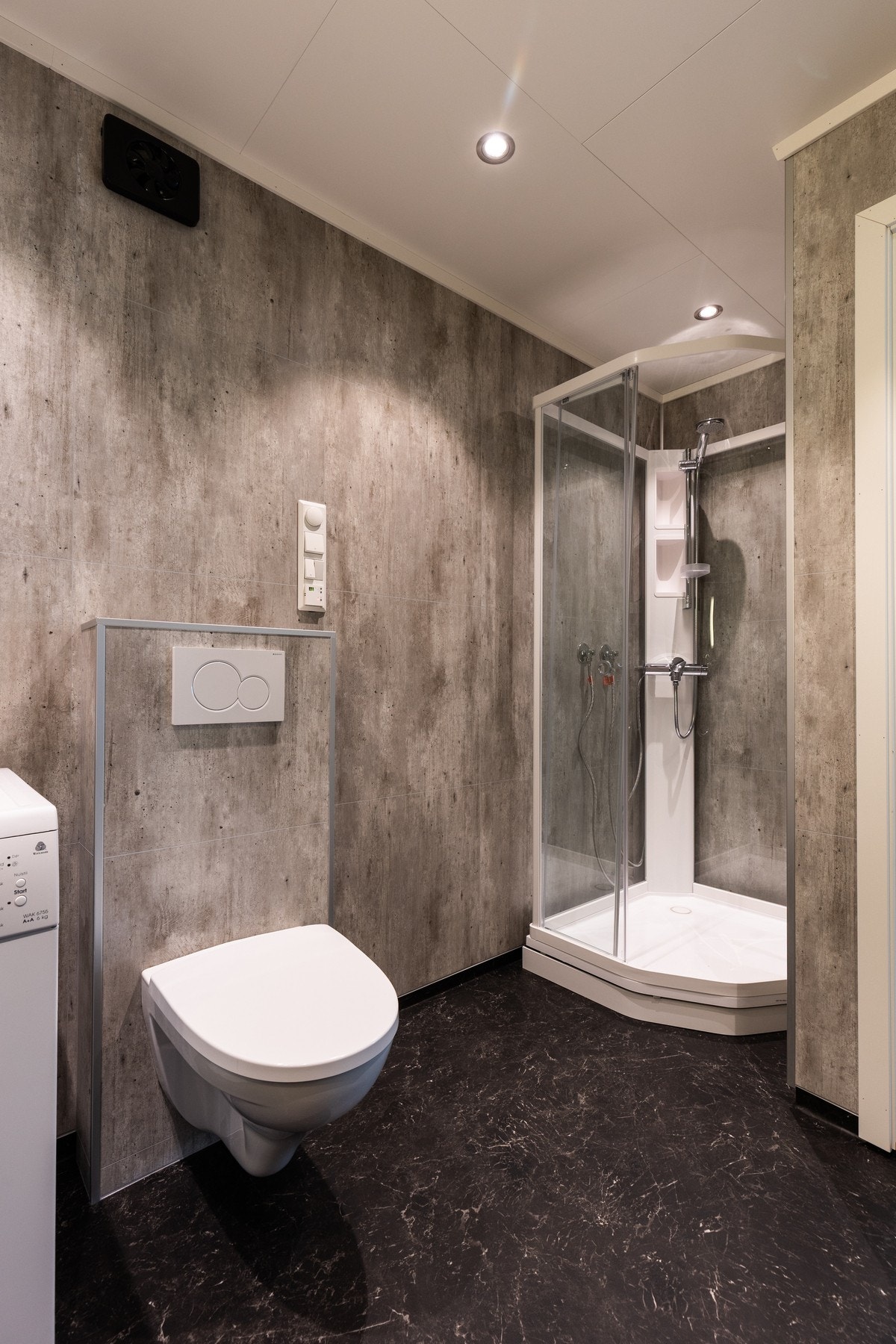 Varme i gulv og vegghengt toalett Galleribilde