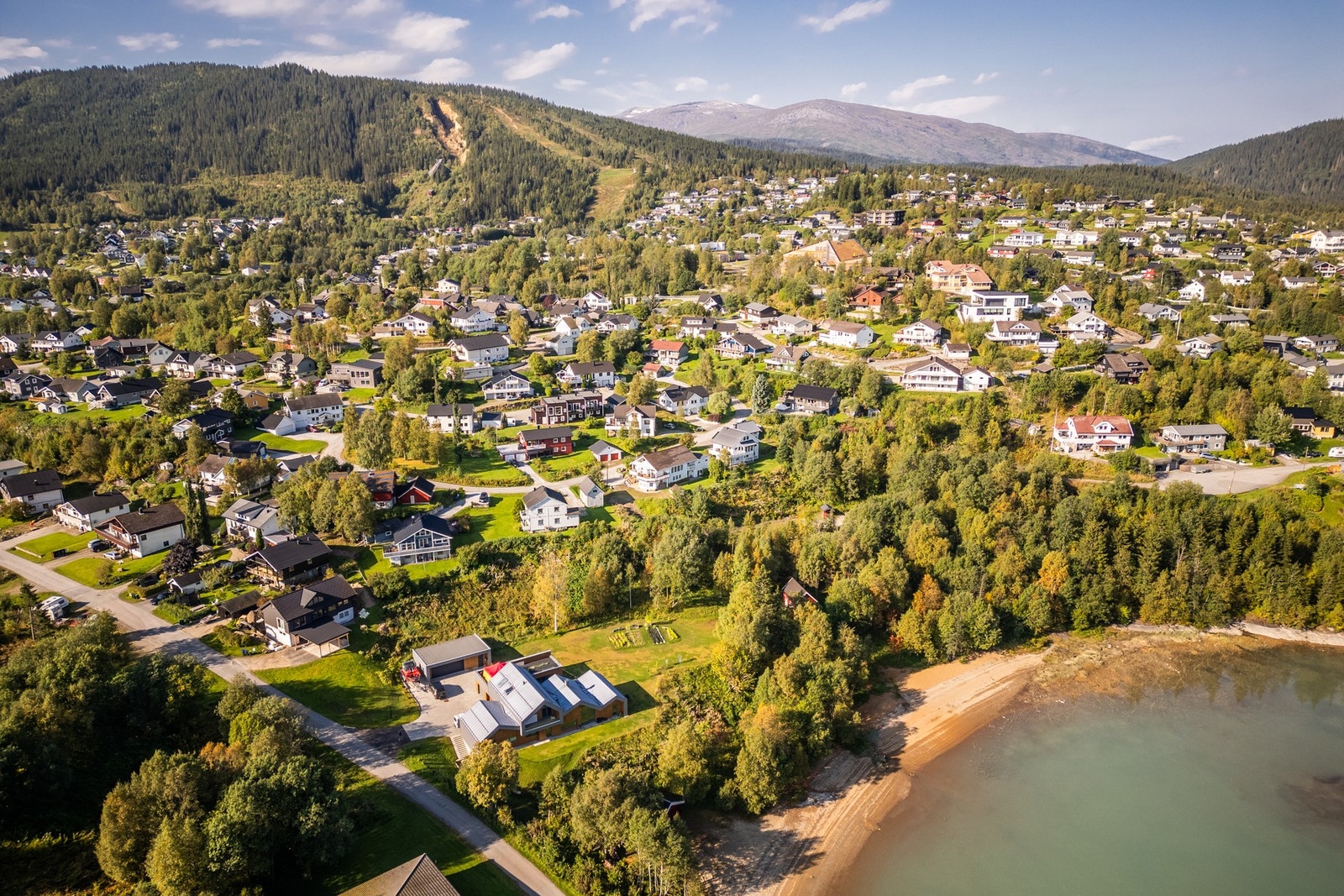 Kort vei også til Skillevollen som har fantastiske turmuligheter Galleribilde