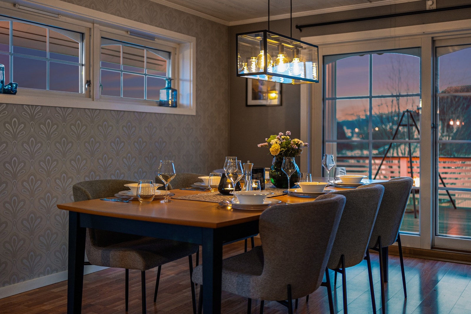 God plass i spisestuen Galleribilde