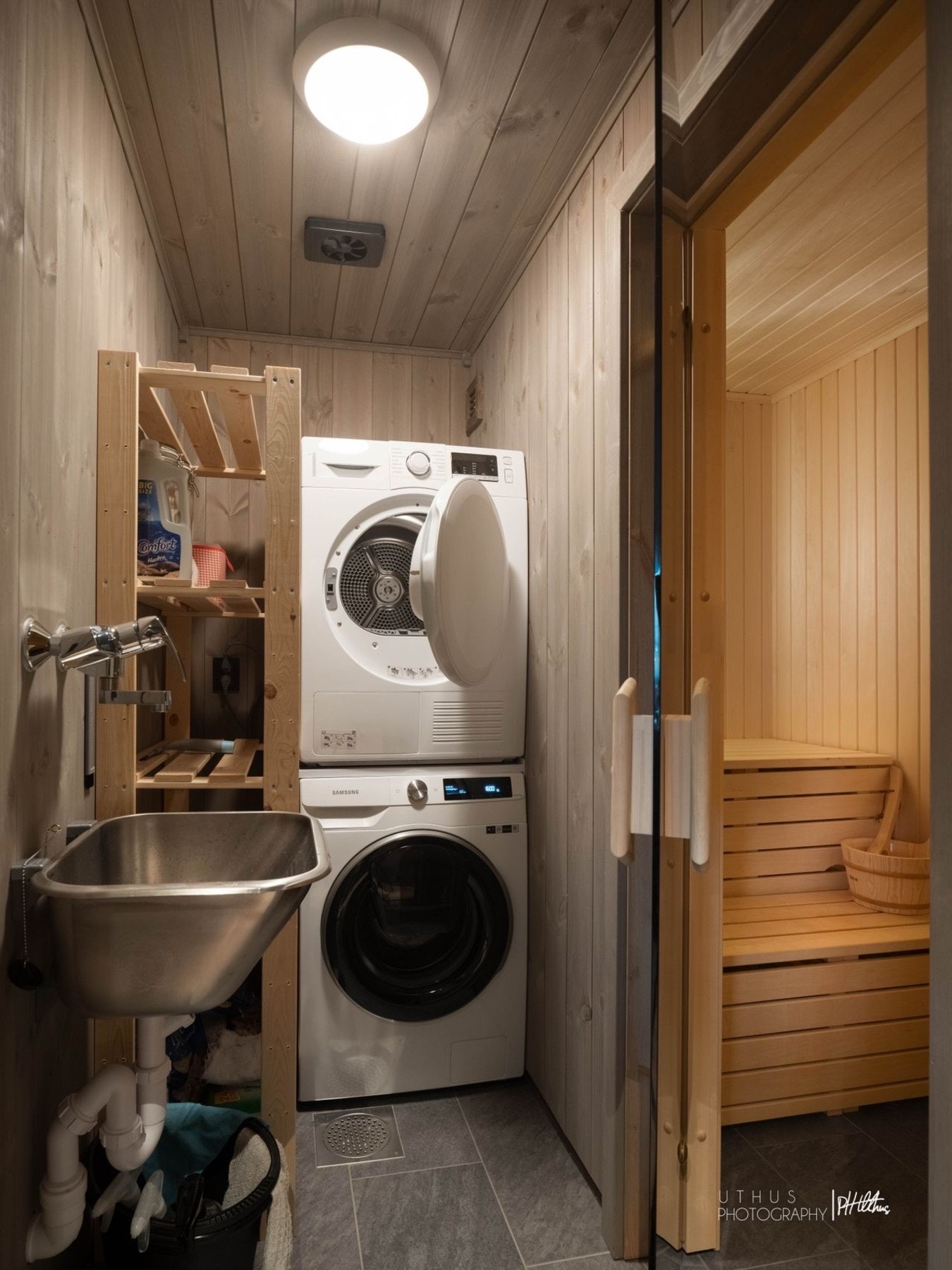 Vaskerom med adkomst til badstue. Galleribilde