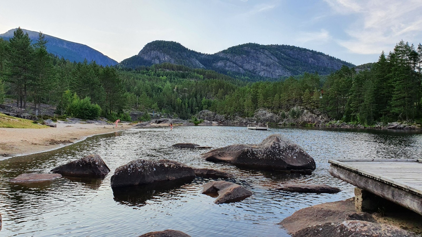 Badeplass langs Otra (selgers bilde) Galleribilde