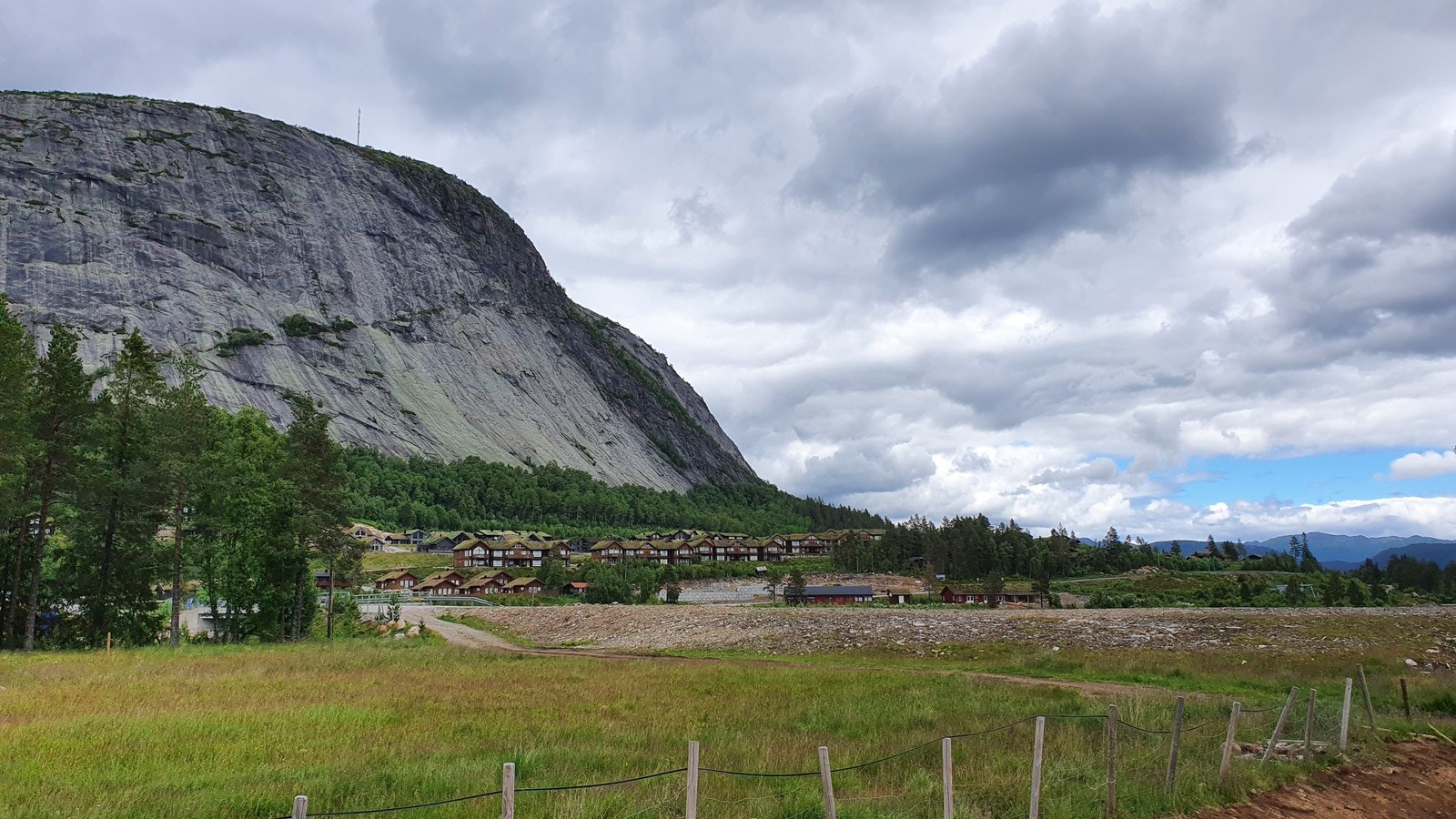 Nærområdet ved Løefjell (selgers bilde) Galleribilde