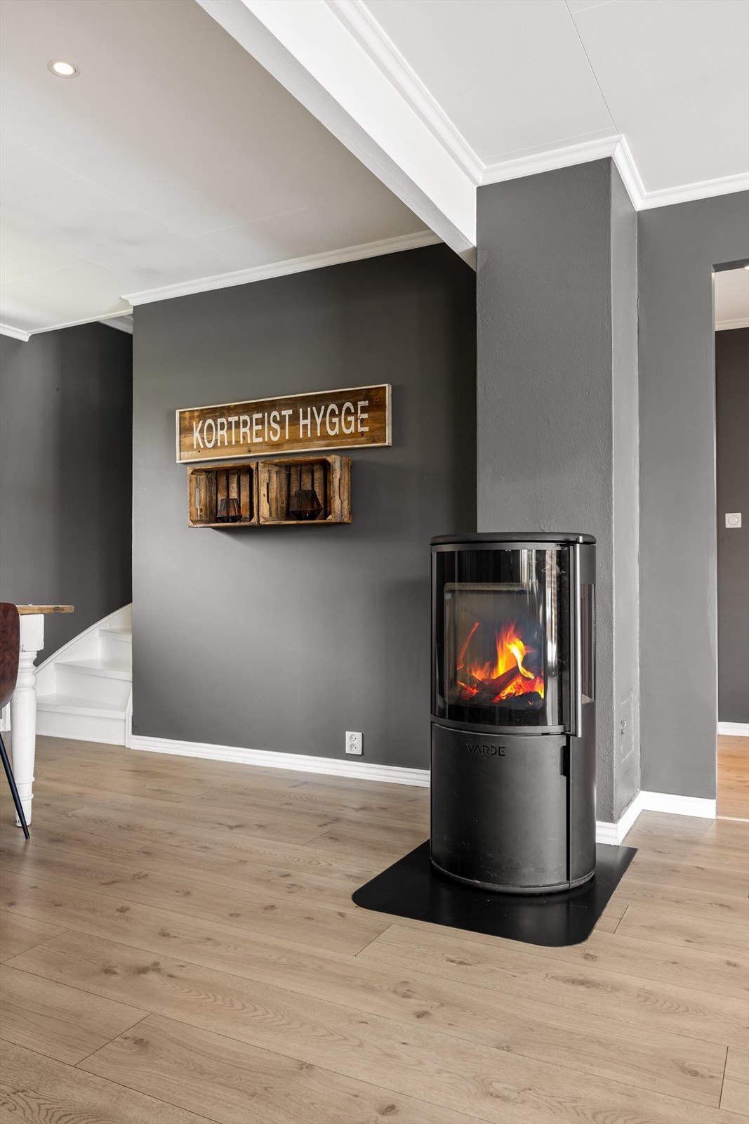 Peisen er perfekt på kalde vinterdager og avgir behagelig varme Galleribilde