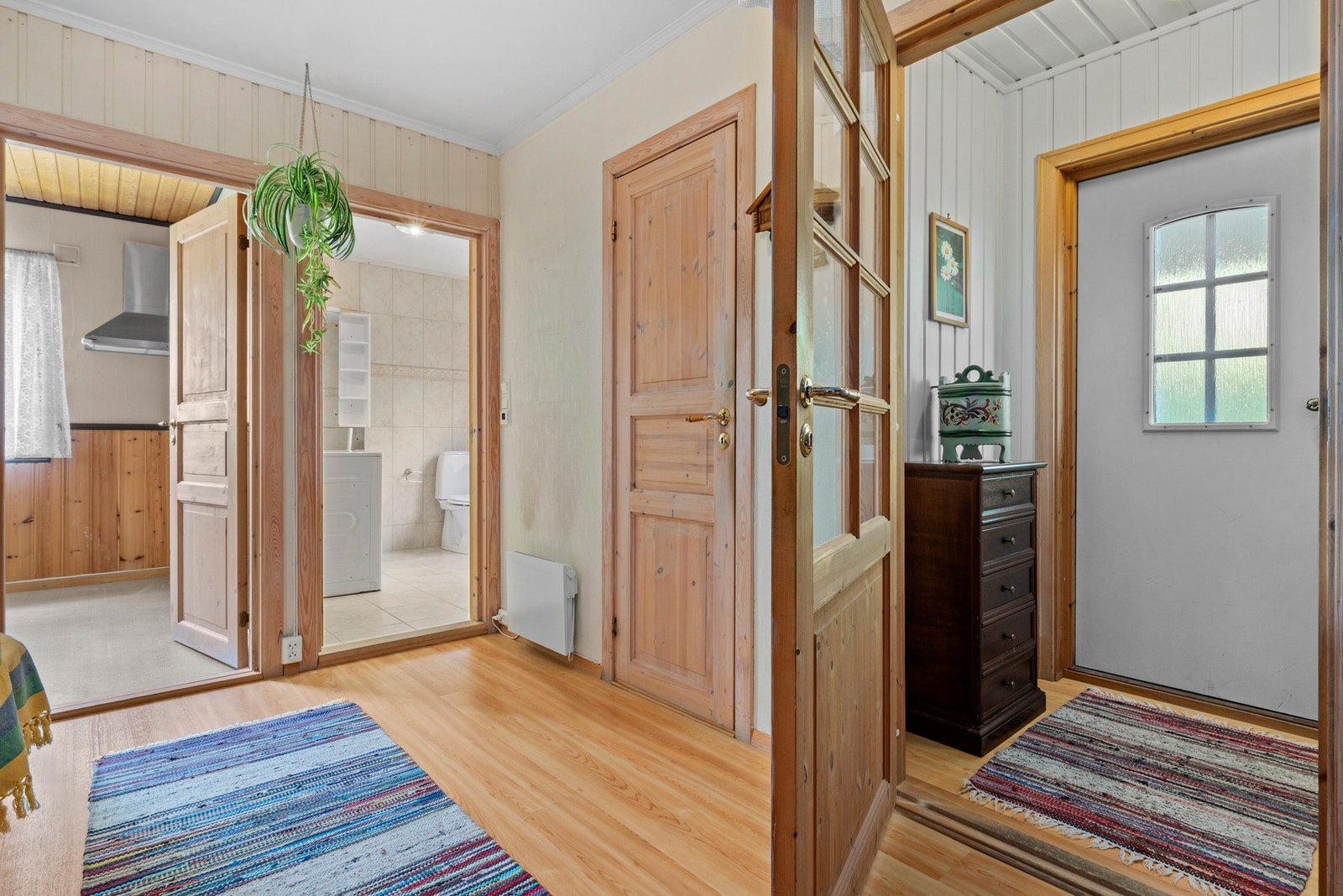 Romslig inngangsparti. Galleribilde