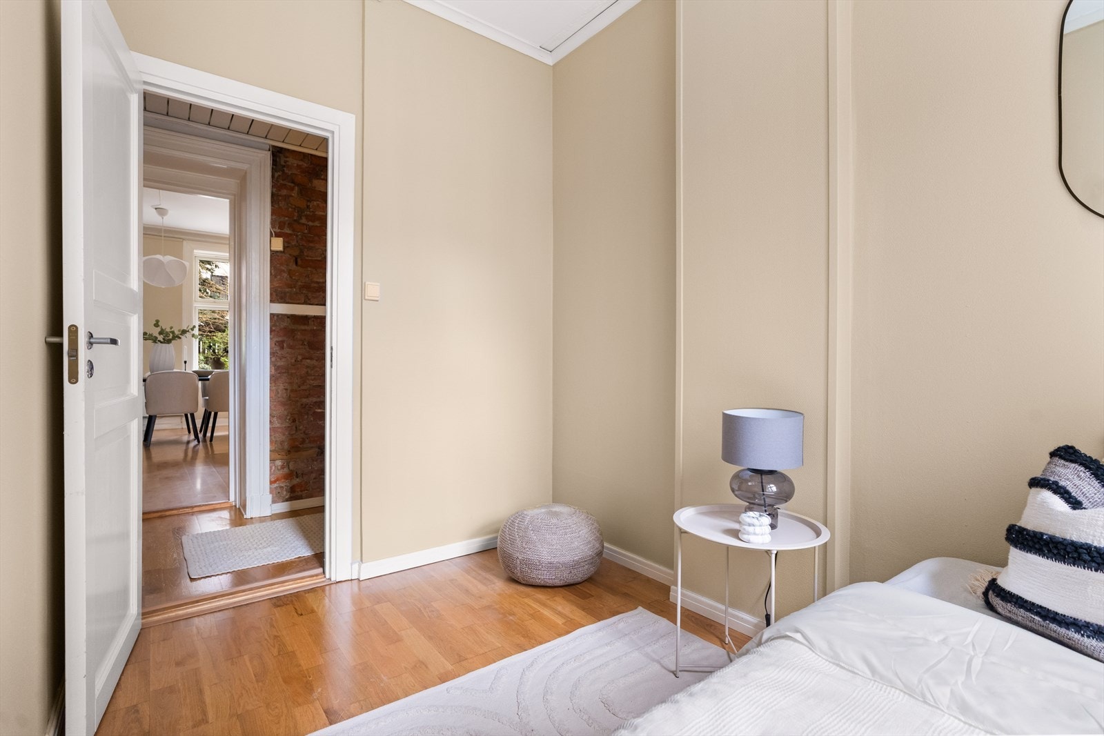 Det er et allsidig rom som passer perfekt som barnerom, gjesterom eller hjemmekontor, tilpasset dine behov. Galleribilde