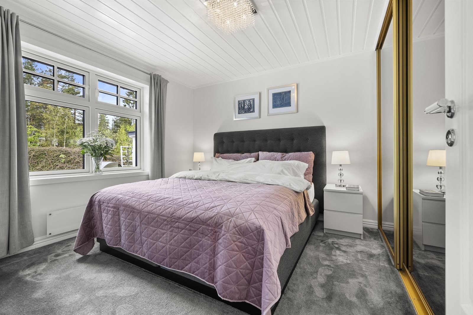 To gode soverom hvor begge har allergivennlig
teppegulv og fine vindusflater. Galleribilde