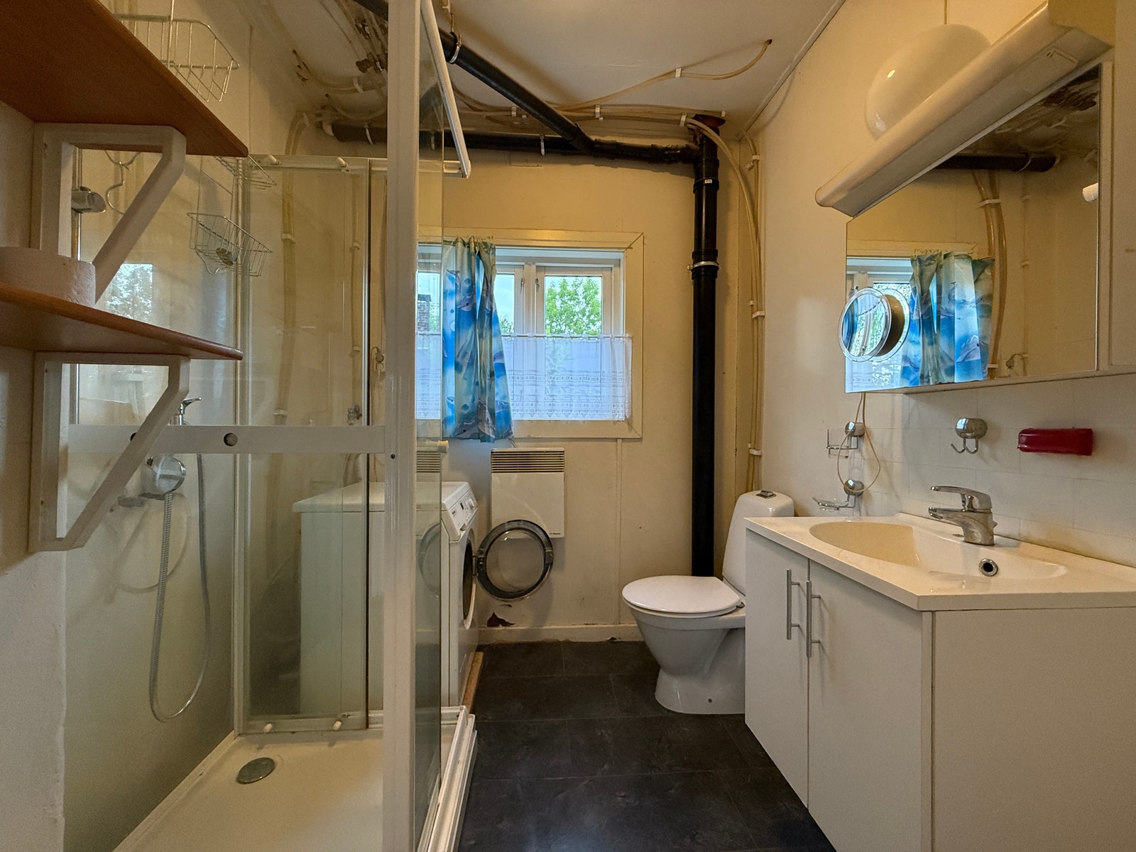 Baderom i 1 etg Galleribilde