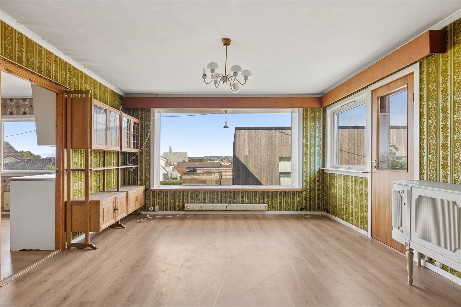 Eneboligen er oppført i ca. 1947 og annses som et sanering-/renoveringsobjekt. Galleribilde