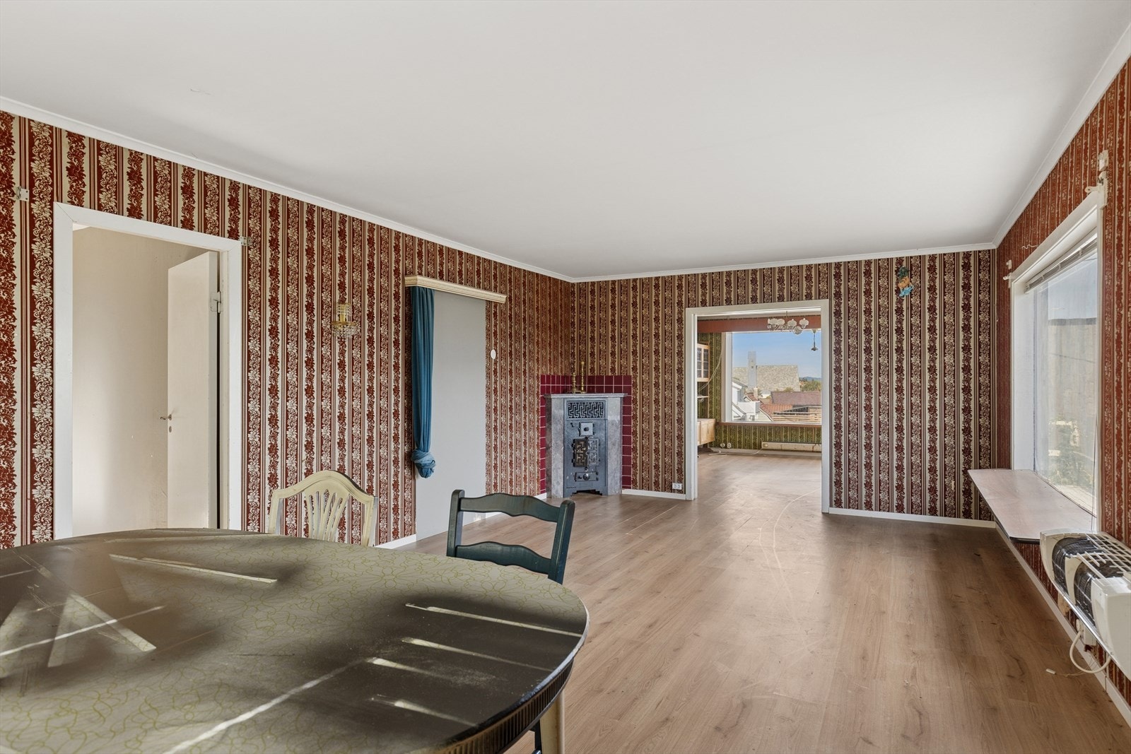 Her kan du vente deg store oppholdrom og generøse vindusflater som slipper inn godt med naturlig lys. Galleribilde