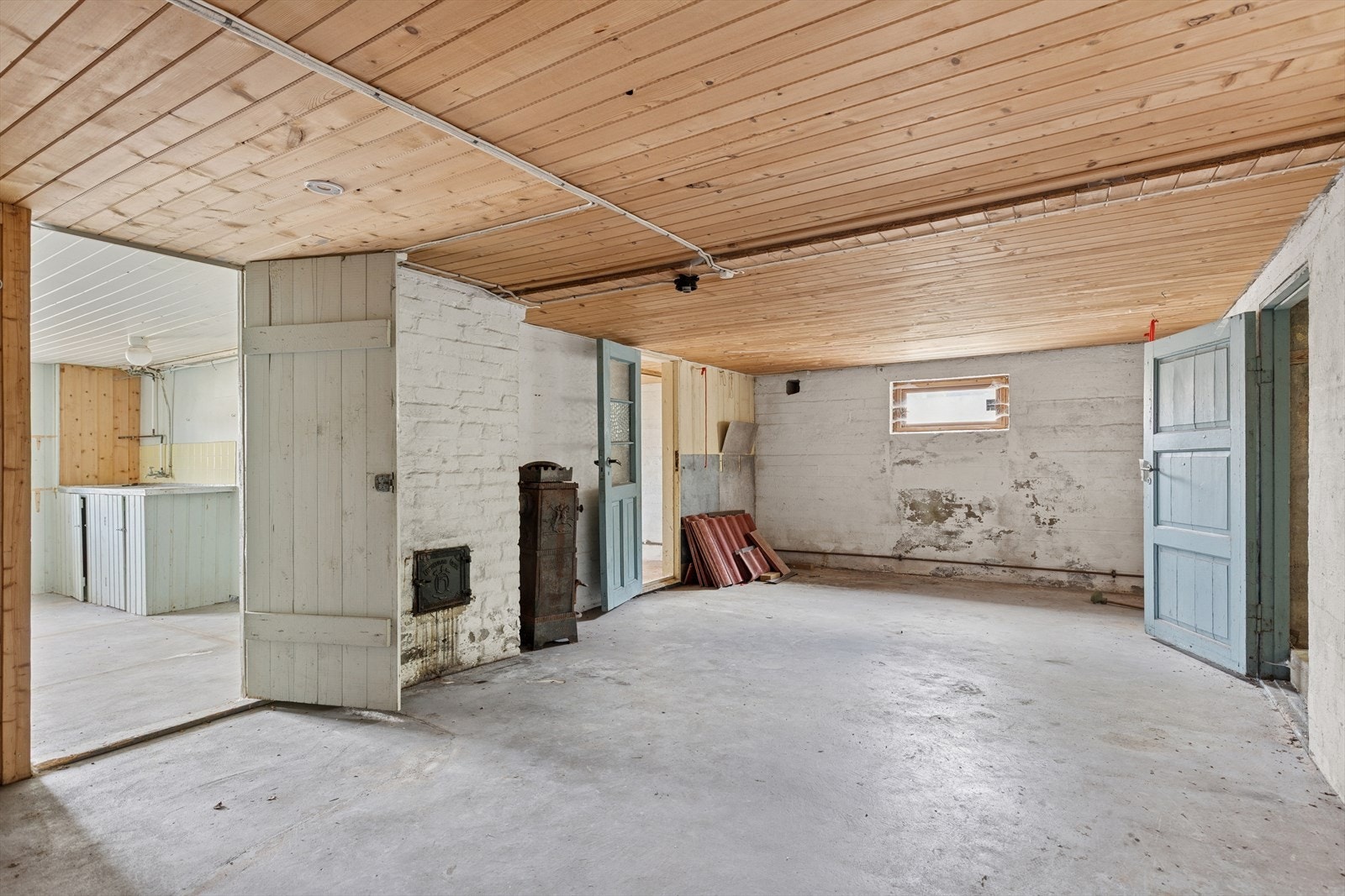 Tegninger for leiligheten er ikke fremlagt, og megler kan derfor ikke sammenligne originale tegninger mot dagens planløsning. Galleribilde