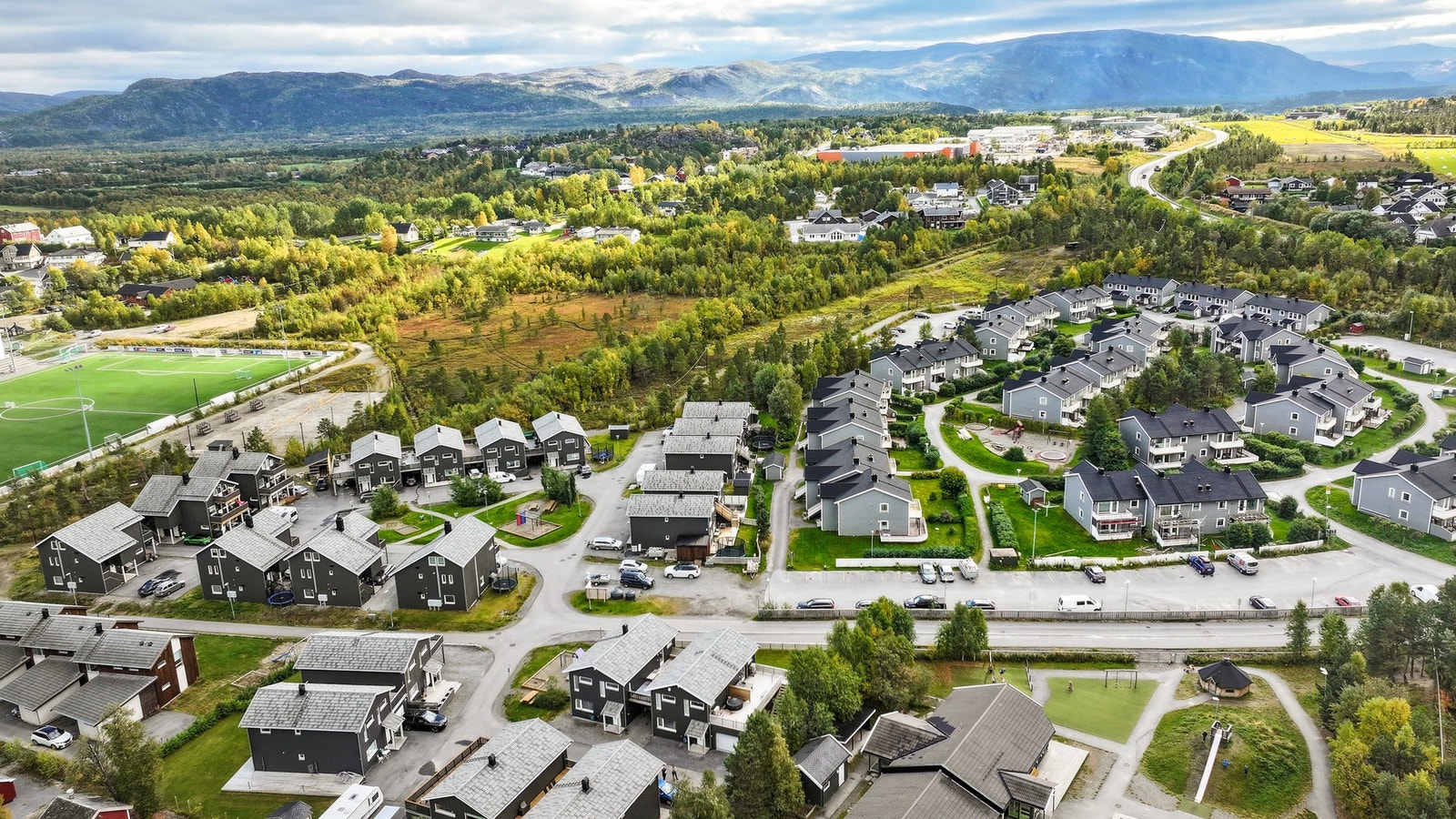 Boligen ligger i Bossekop med fin beliggenhet og 7 minutter kjøretur til Alta sentrum. Galleribilde
