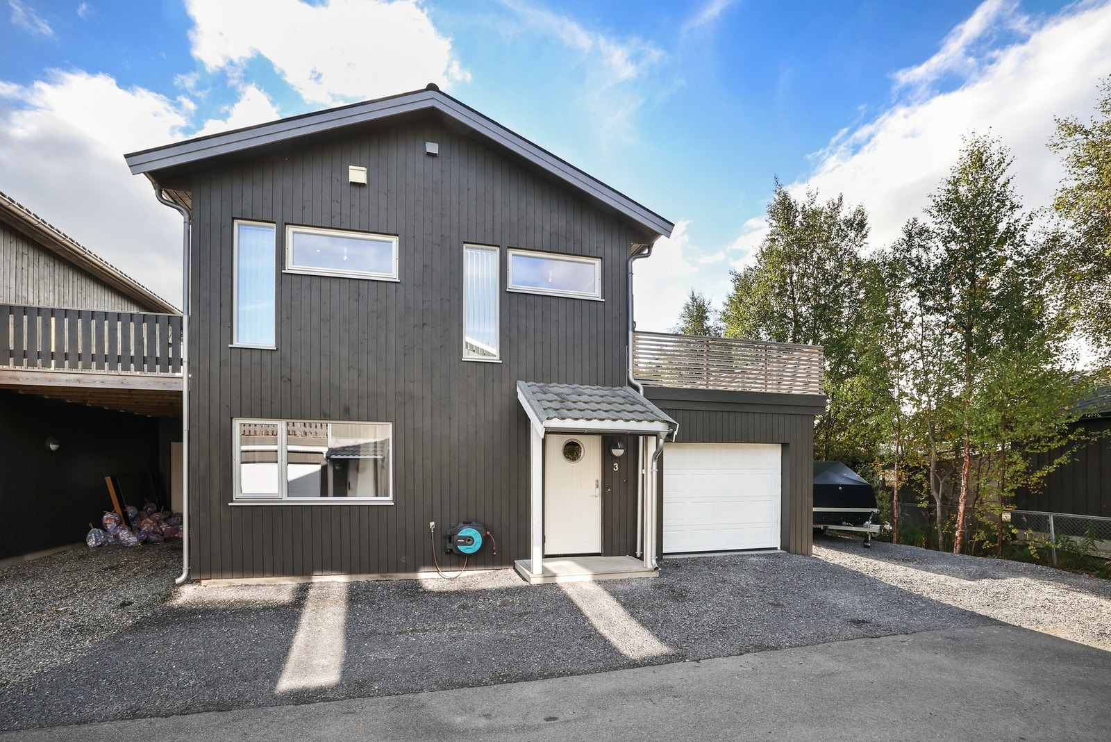 En lys og praktisk bolig fordelt over to etasjer. Galleribilde