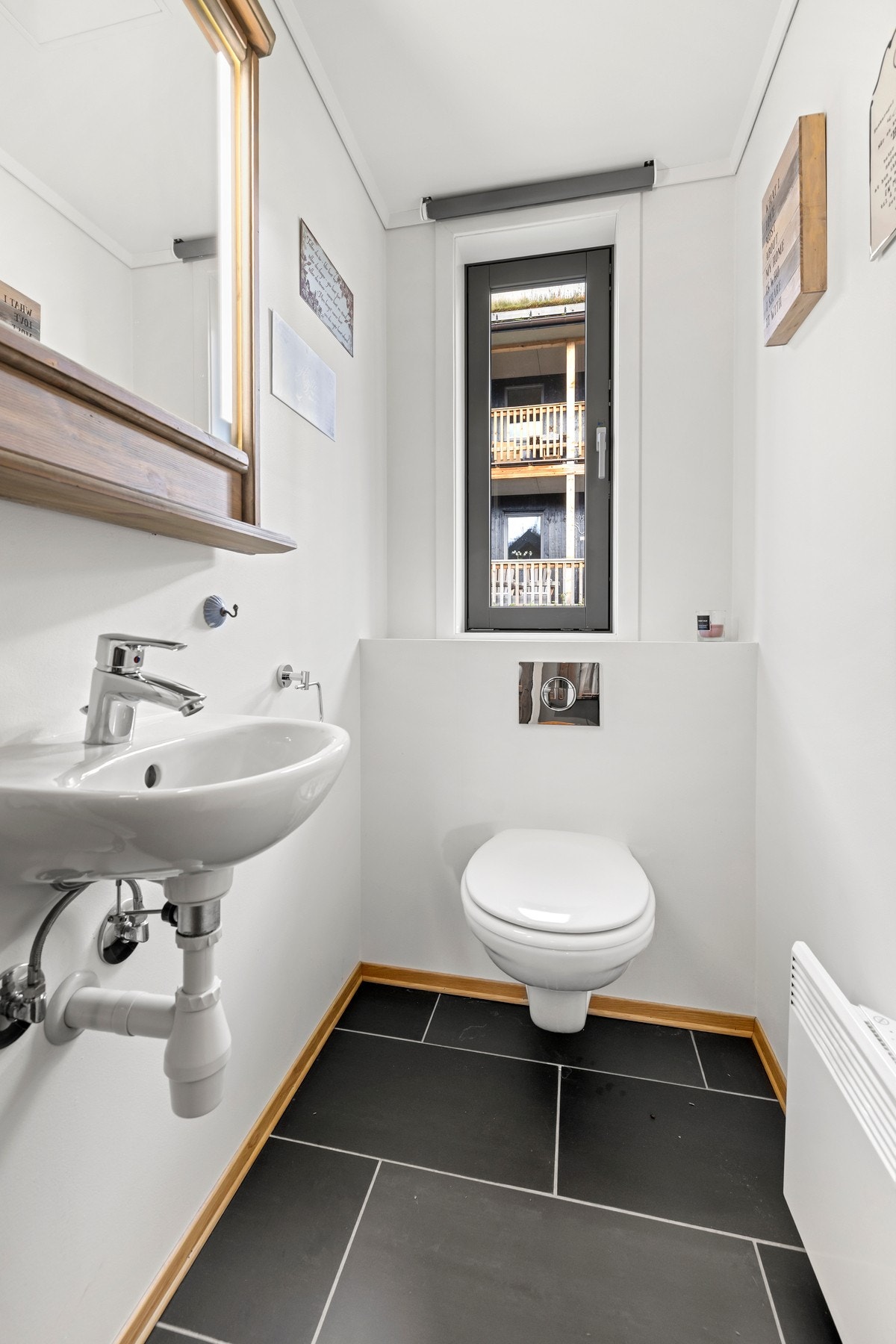 Separat wc-rom - en praktisk løsning i tillegg til hovedbad. Galleribilde