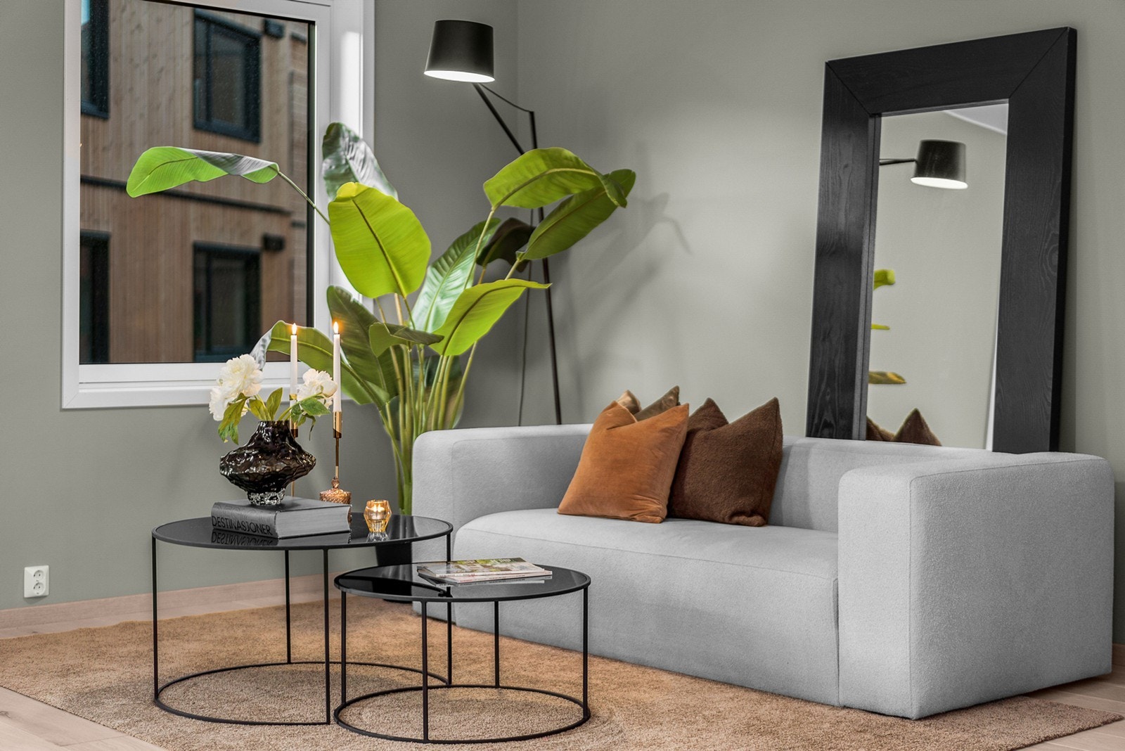 Leiligheten har en gjennomtenkt planløsning med åpen og sosial stue- og kjøkkenløsning, som gir direkte utgang til en herlig balkong - perfekt som en forlengelse av oppholdsrommet Galleribilde