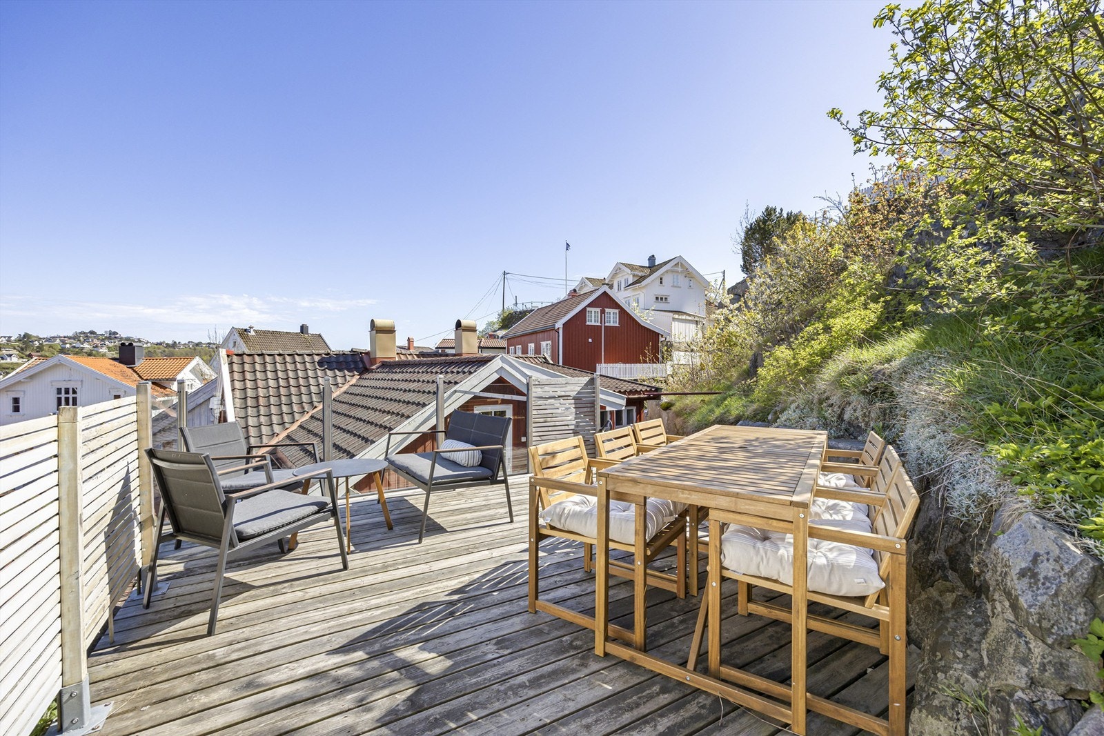 Fantastisk uteplass med gode solforhold Galleribilde