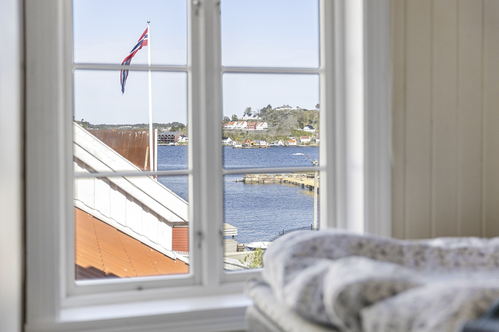 Utsikt til Tromøya og innseilingen i Galtesund Galleribilde