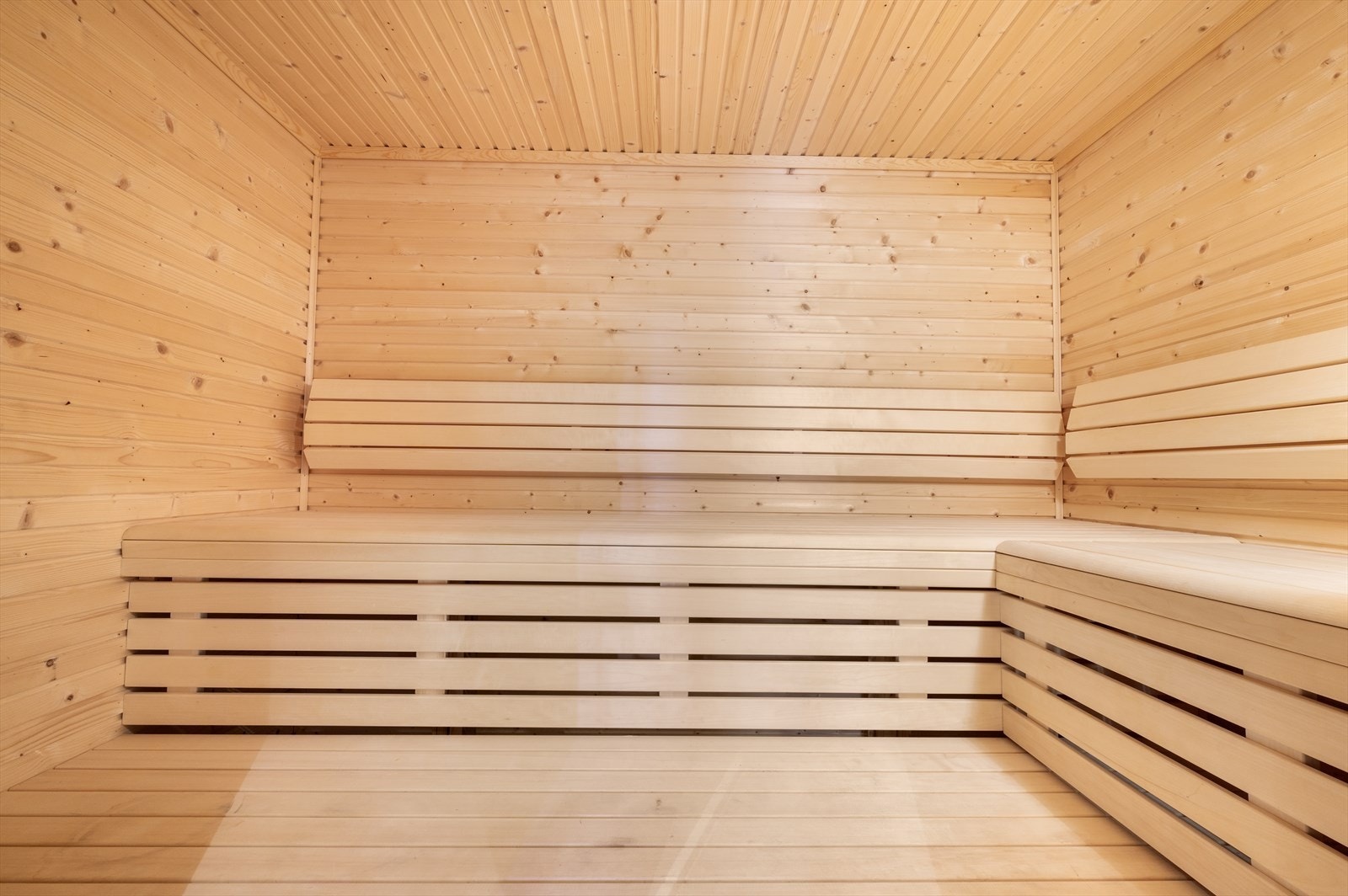 Ekte hytteluksus med badstue i egen avdeling. Perfekt etter skituren eller kalde høstdager. Galleribilde