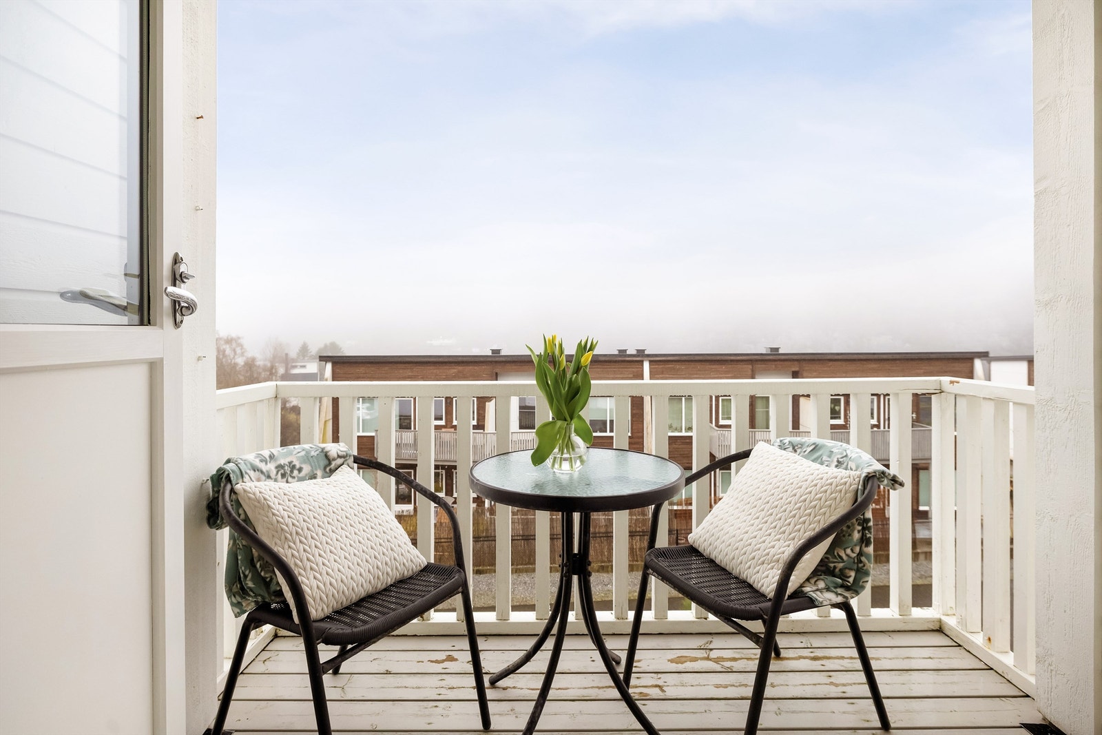 Balkong på fremside av leiligheten. Denne er 4,3 m². Galleribilde