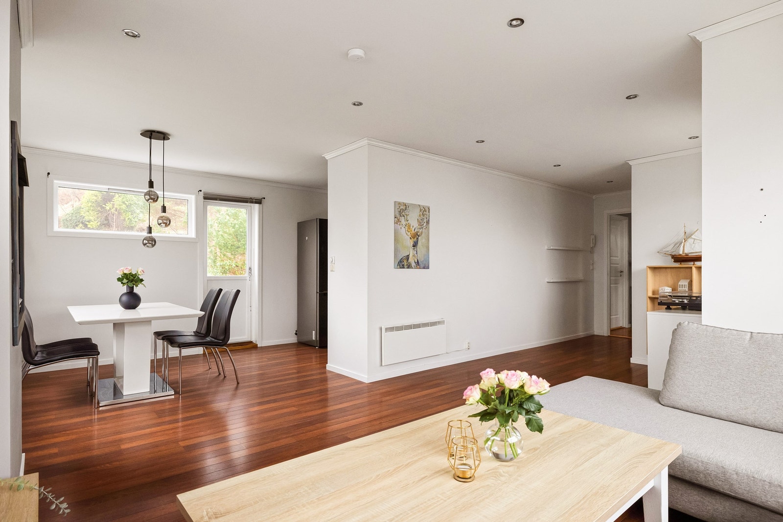 Rikelig med spotter i taket. Galleribilde