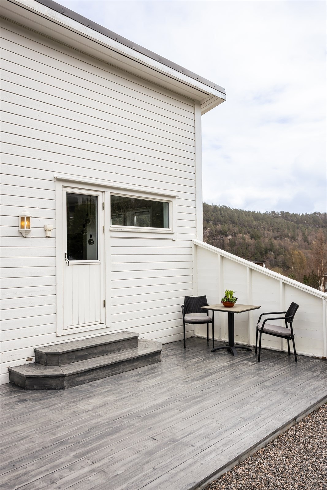 Stor vestvendt terrasse på 23m². Galleribilde