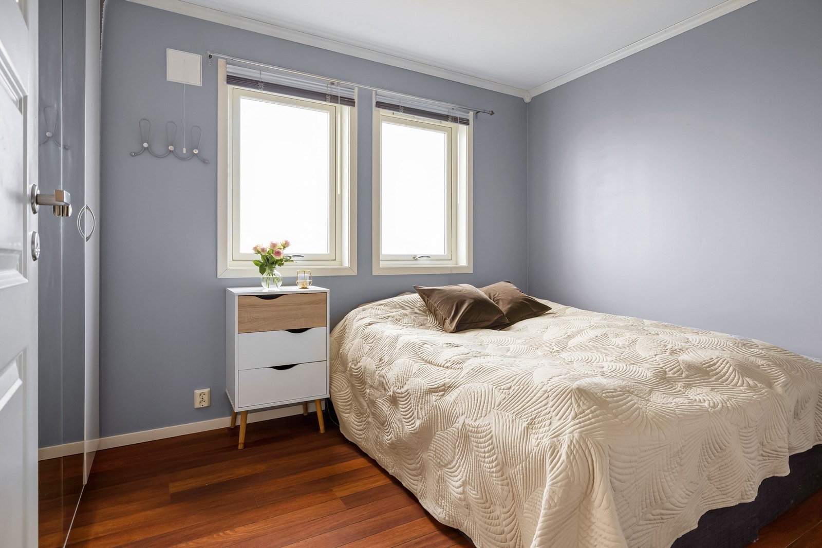 Ett av totalt tre soverom. Galleribilde