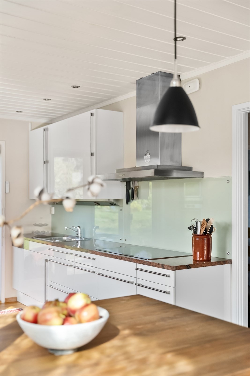 Benkeplate i heltre og stein. Galleribilde