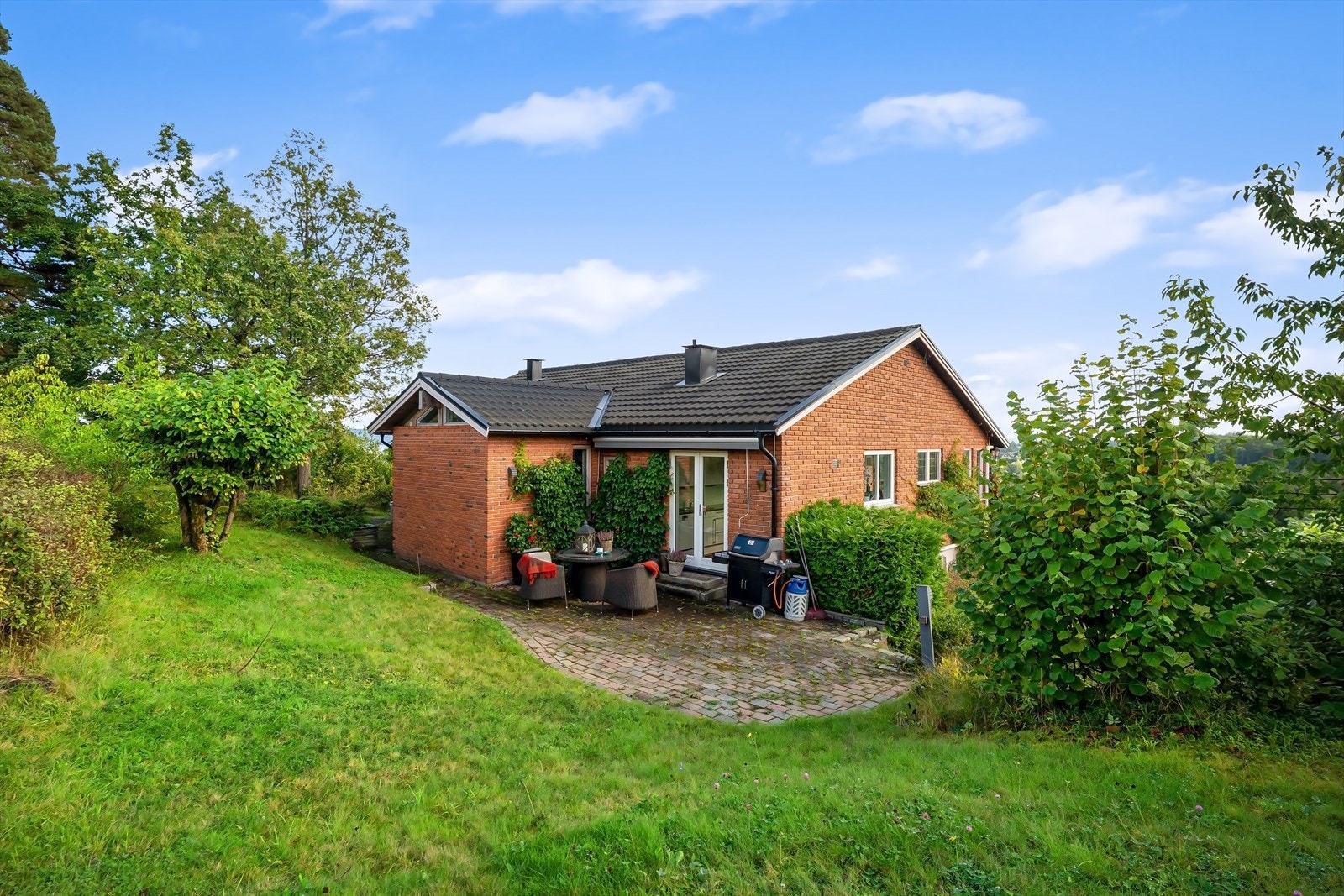 Meget solrikt beliggende eiendom. Galleribilde