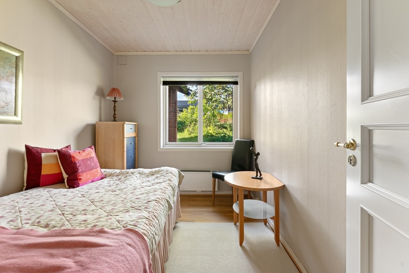 Rommene egner seg godt som barnerom, gjesteværelse eller kontor. Galleribilde