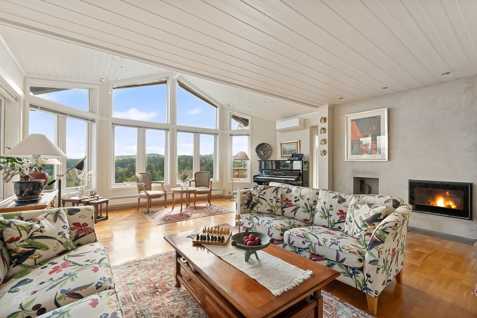 Ekstra takhøyde og luftig romfølelse. Galleribilde