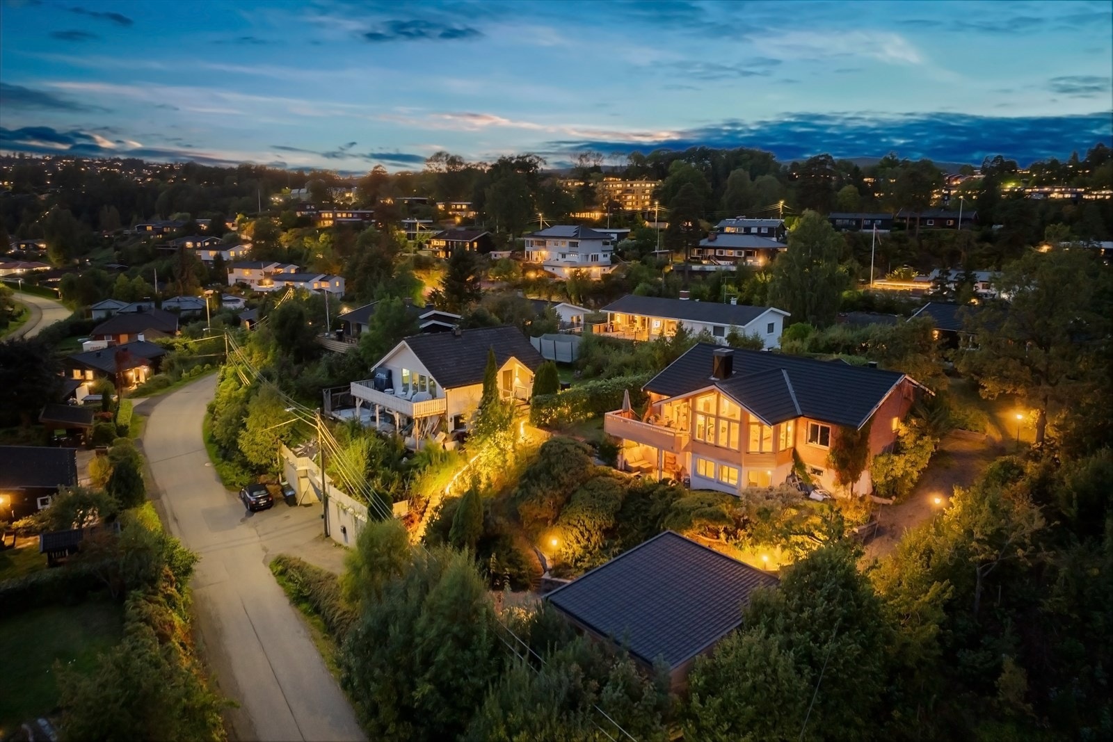 Et populært og familievennlig boligområde med kort vei til skoler. Galleribilde