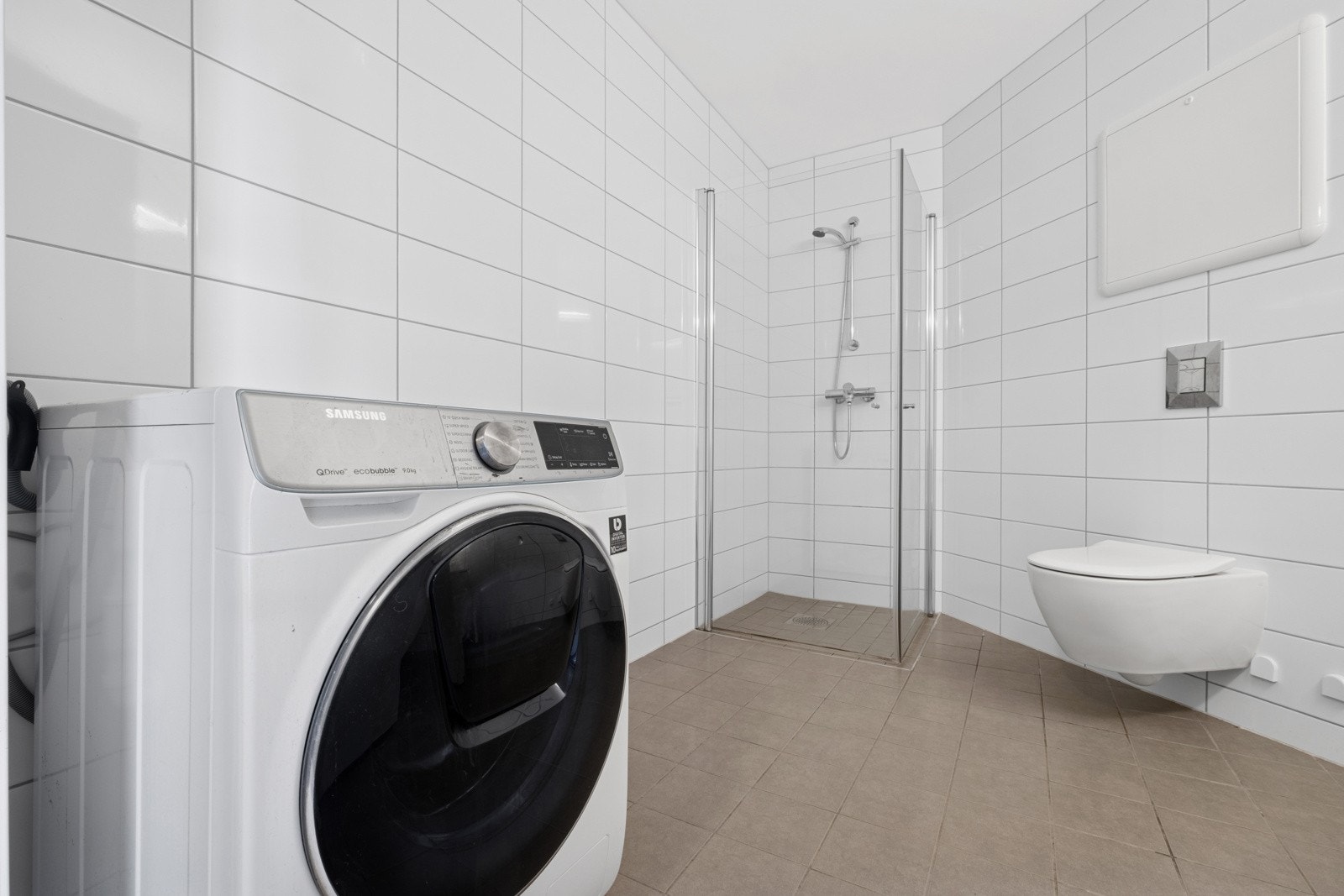 Opplegg til vaskemaskin på badet Galleribilde