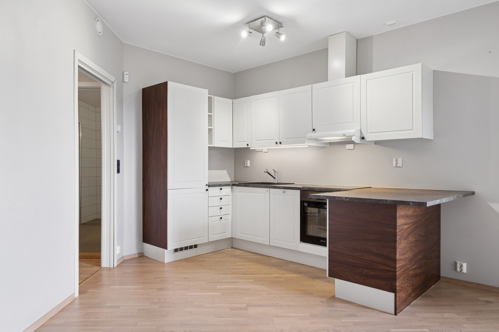 Lyst kjøkken Galleribilde