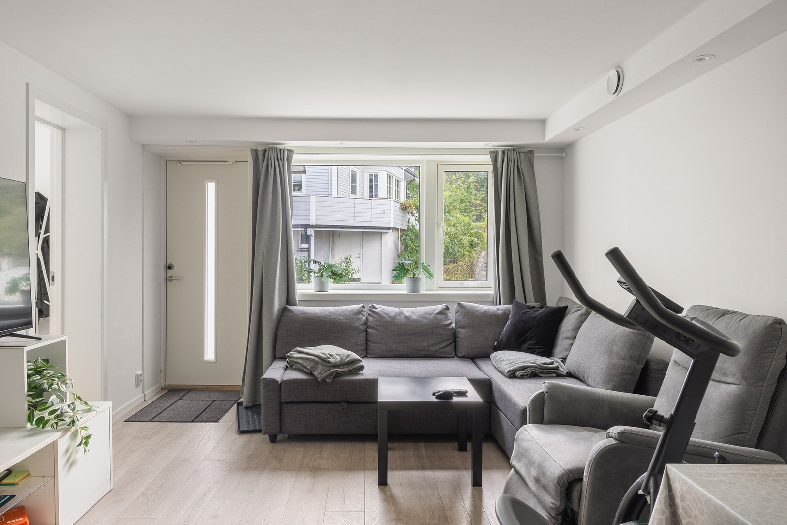 Den åpne stue/kjøkken løsningen kan innredes etter behov. Galleribilde