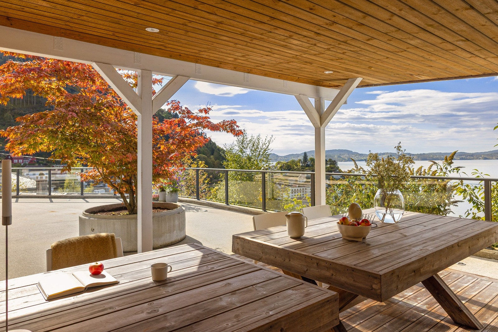 Større sittegrupper for sosiale ankomster eller rolige stunder. Galleribilde