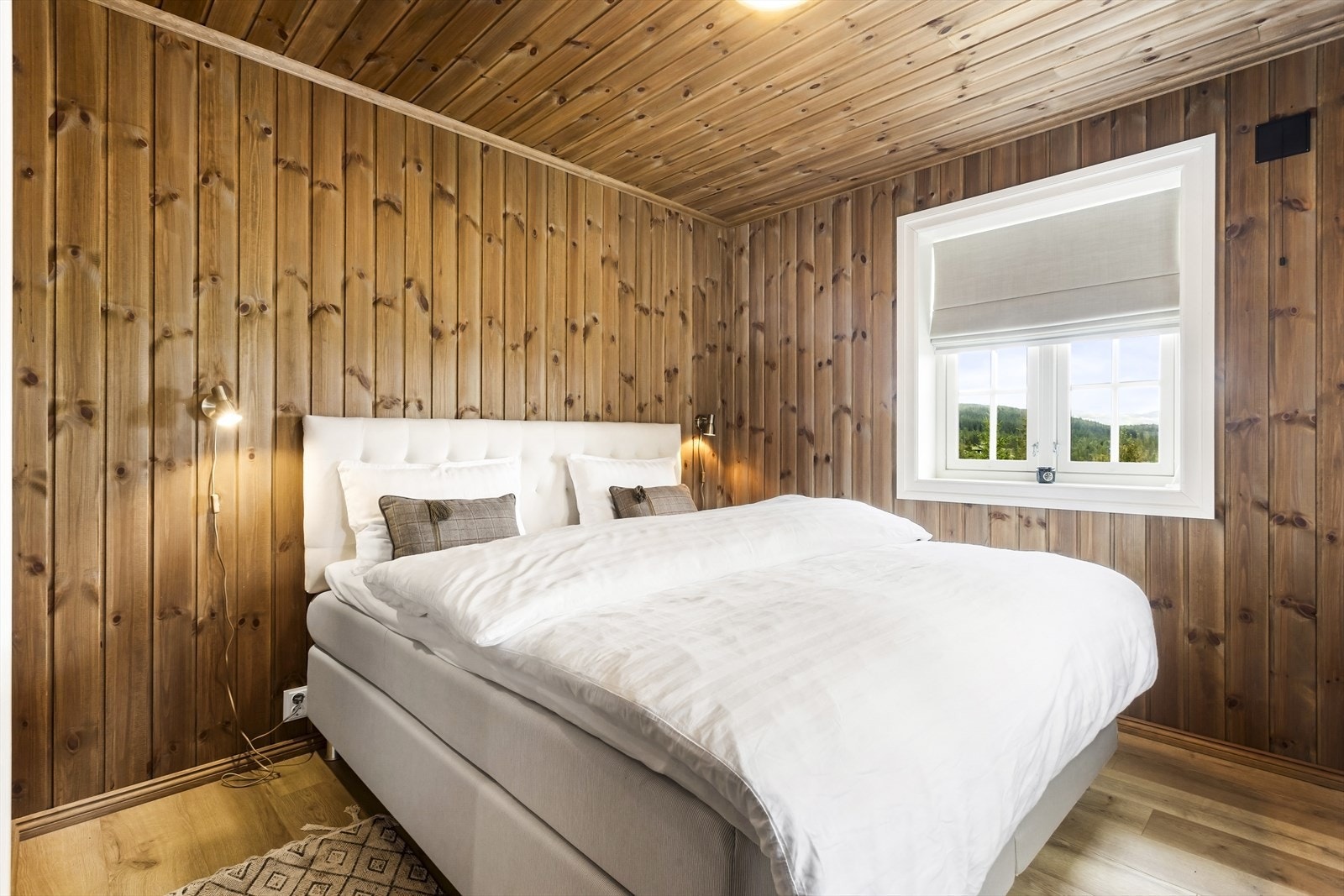 Hytta har totalt tre soverom, alle med god plass til dobbeltseng. Galleribilde