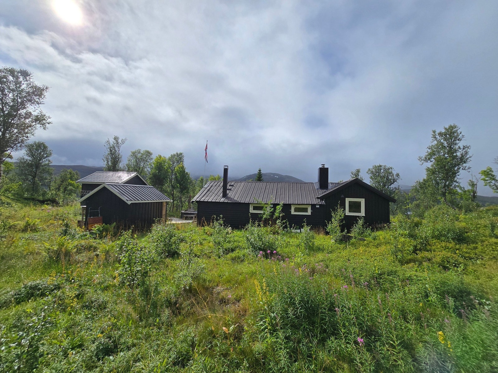 Bakside hytte Galleribilde