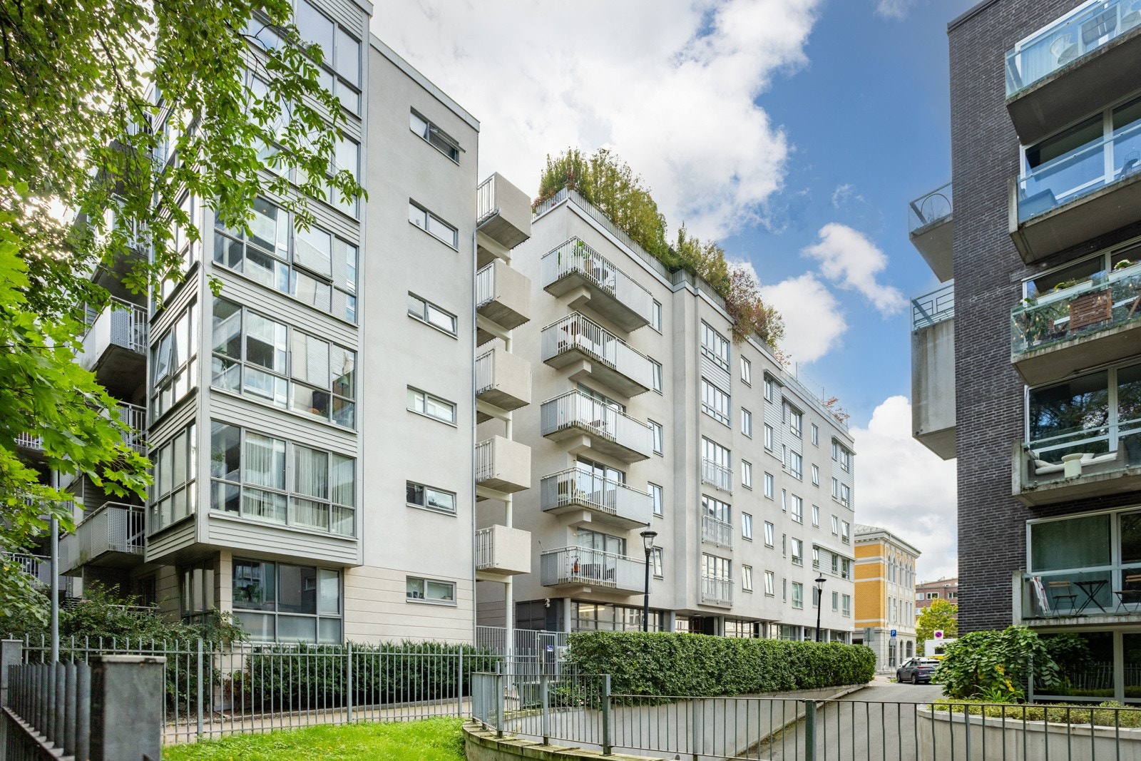 Sameiet ligger flott til i grønne omgivelser nedenfor Alexander Kiellands plass. Galleribilde