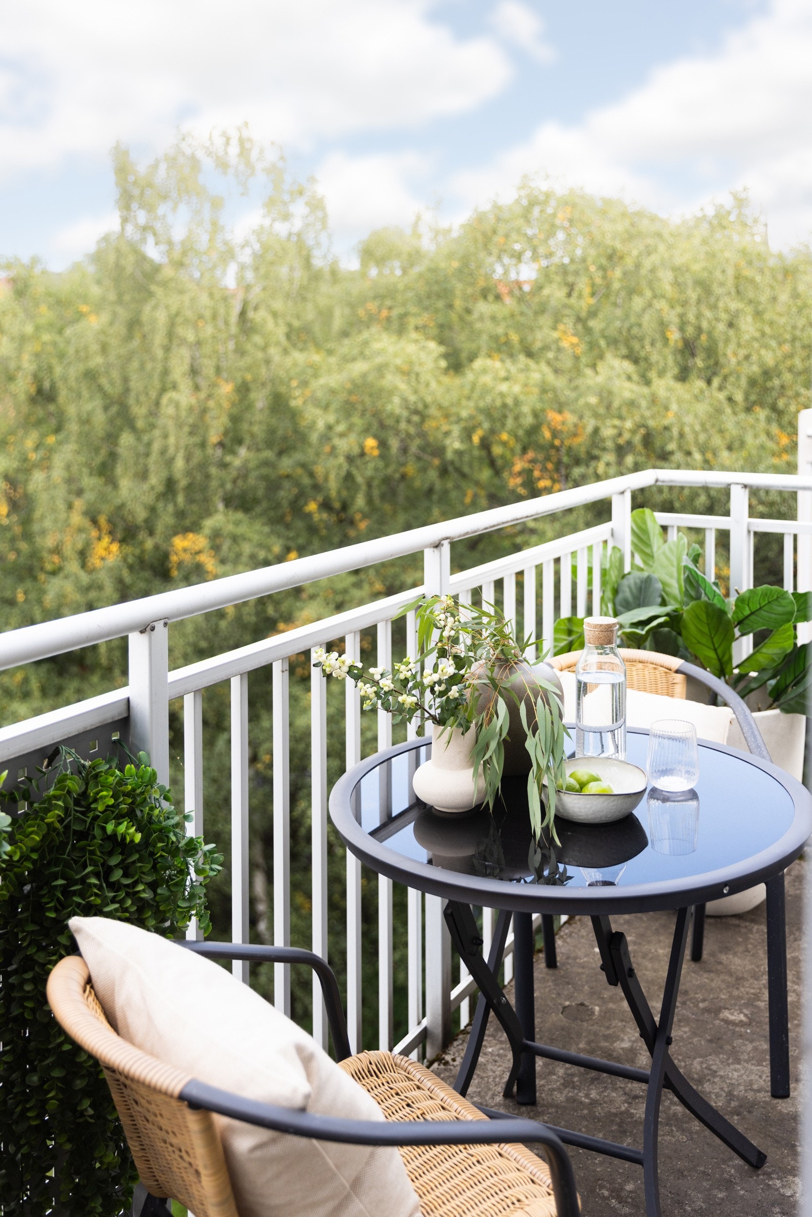 Nordvendt balkong på 5 kvm med grønt utsyn. Galleribilde