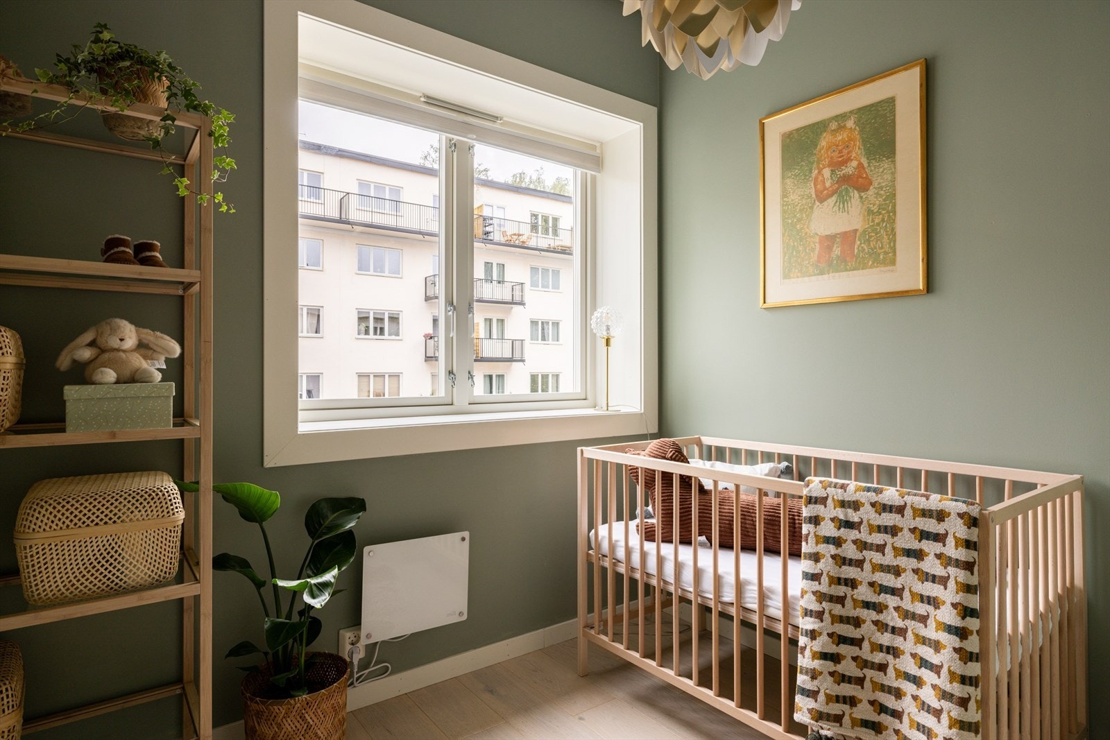 Her er det plass til seng, nattbord og kommode eller kontorpult. Galleribilde