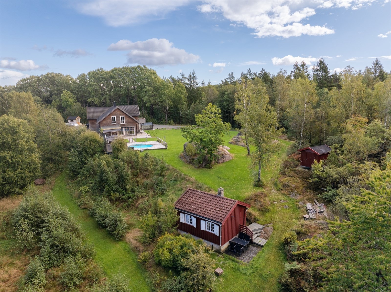Gamlevei 58 og 60 ligger i landlige og idylliske omgivelser på Håbbestad. Galleribilde