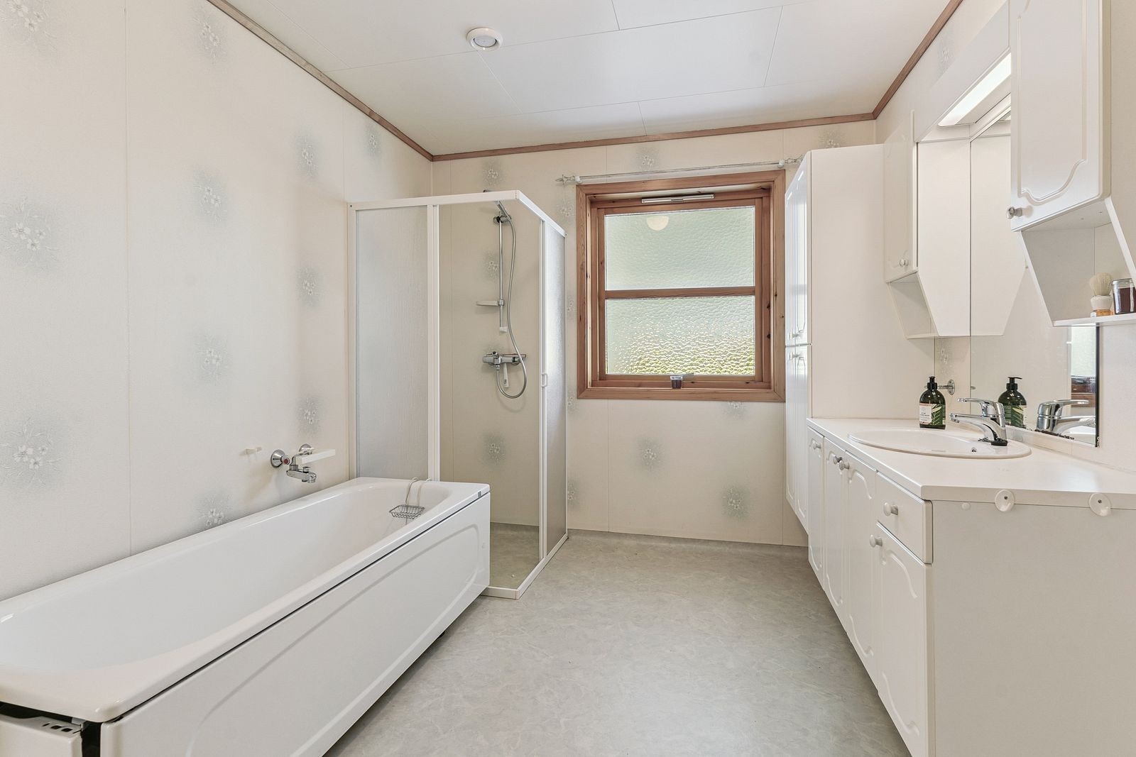 Romslig baderom Galleribilde