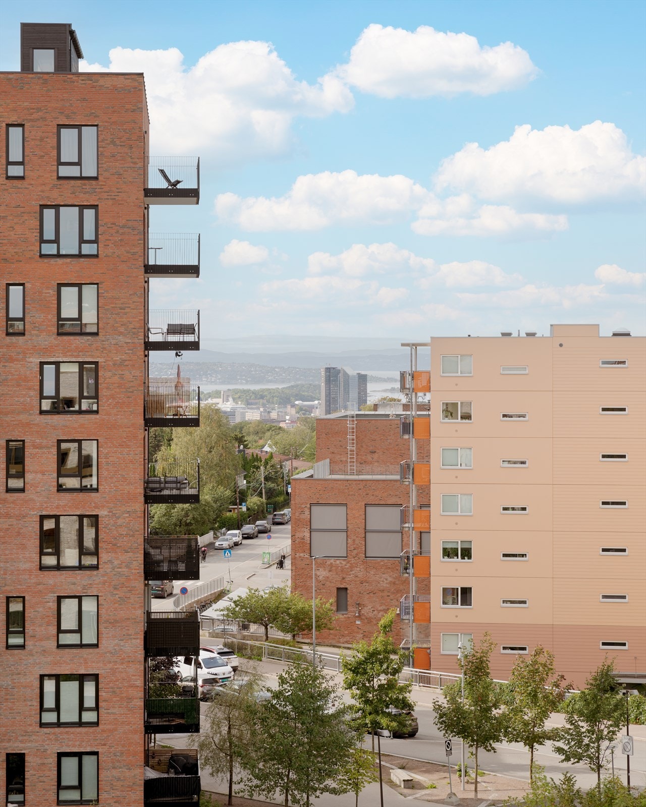 Utsikten fra takterrassen er ikke noe å klage på. Her ser du helt ned til Oslofjorden. Galleribilde