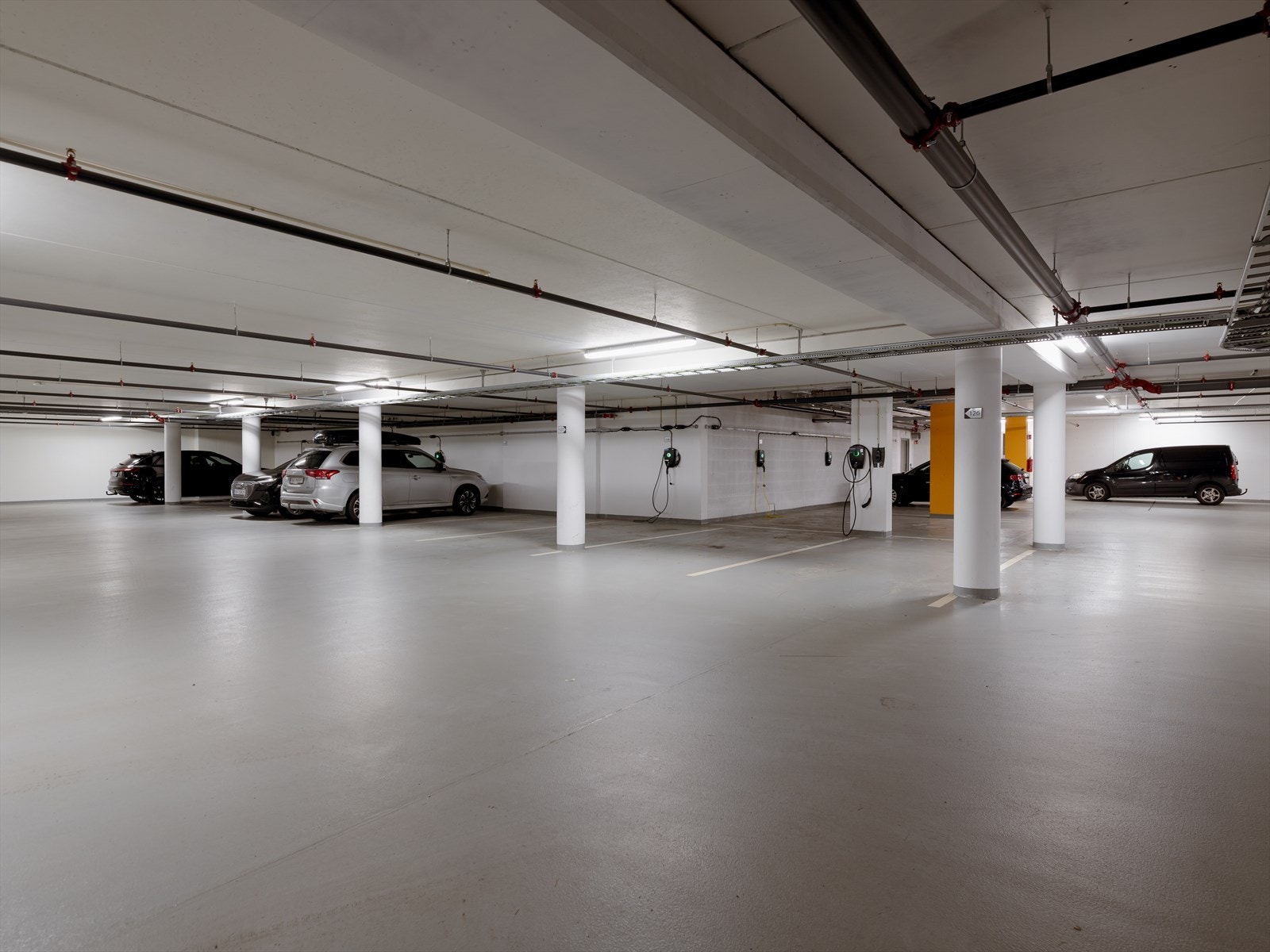 Opsjon for kjøp av garasjeplass! Det er enkel heisadkomst fra leiligheten og direkte ned til garasjeplassen. Galleribilde