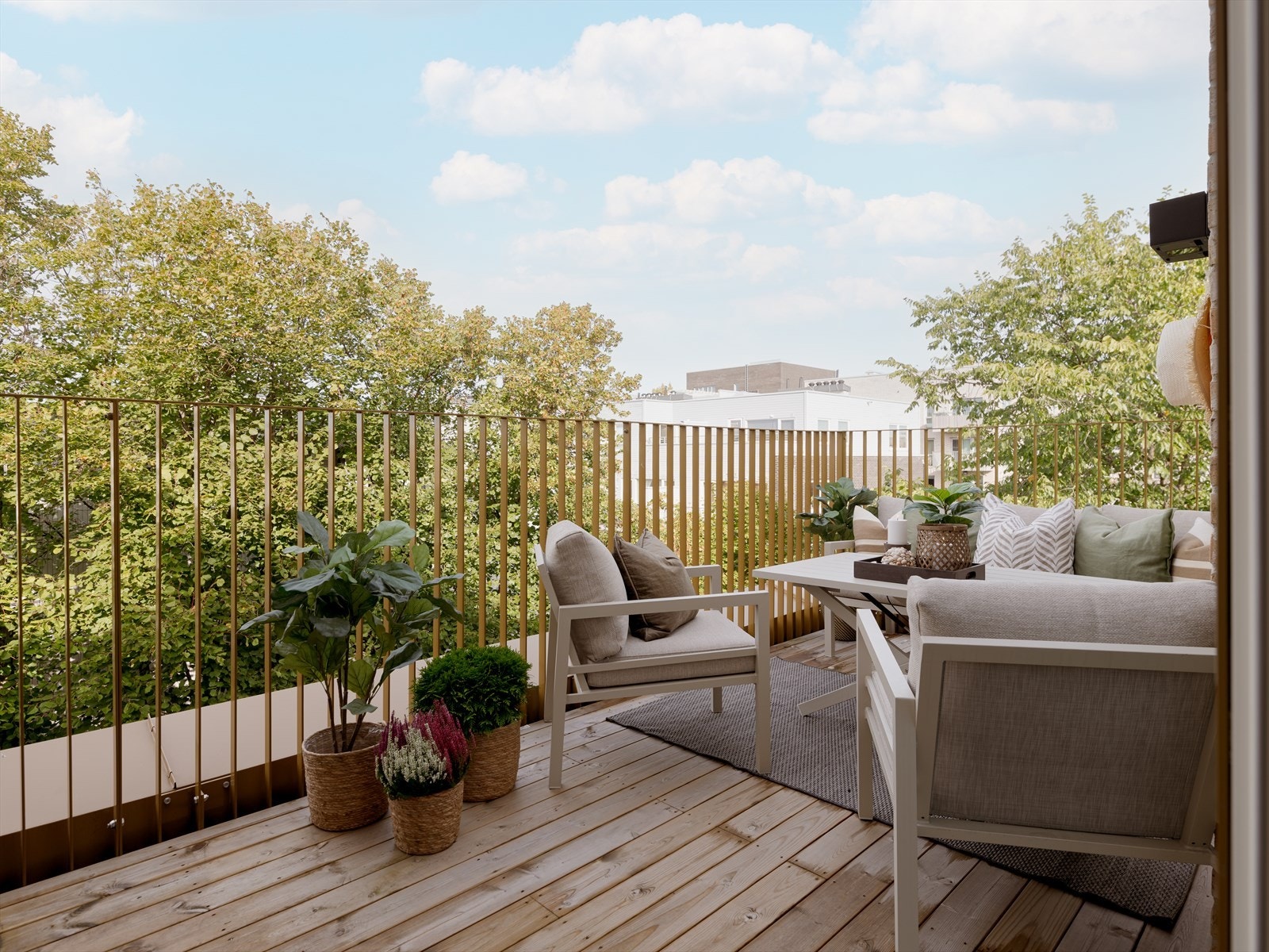 Boligen har en gjennomgående høy standard fra 2024, takhøyde opp mot 2,83 m og flere eksklusive tilvalg. Galleribilde