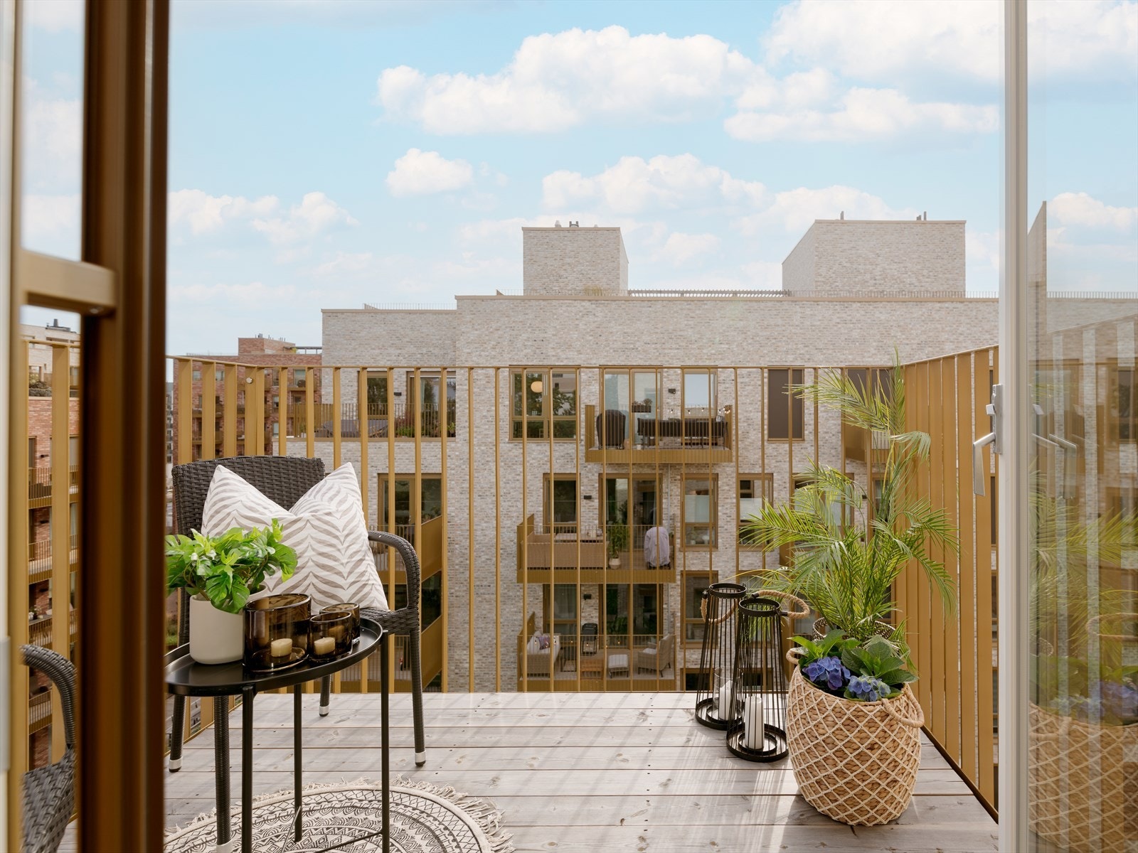 Nydelig sydøstvendt balkong på 4 m² vendt mot rolig indre gård. Galleribilde