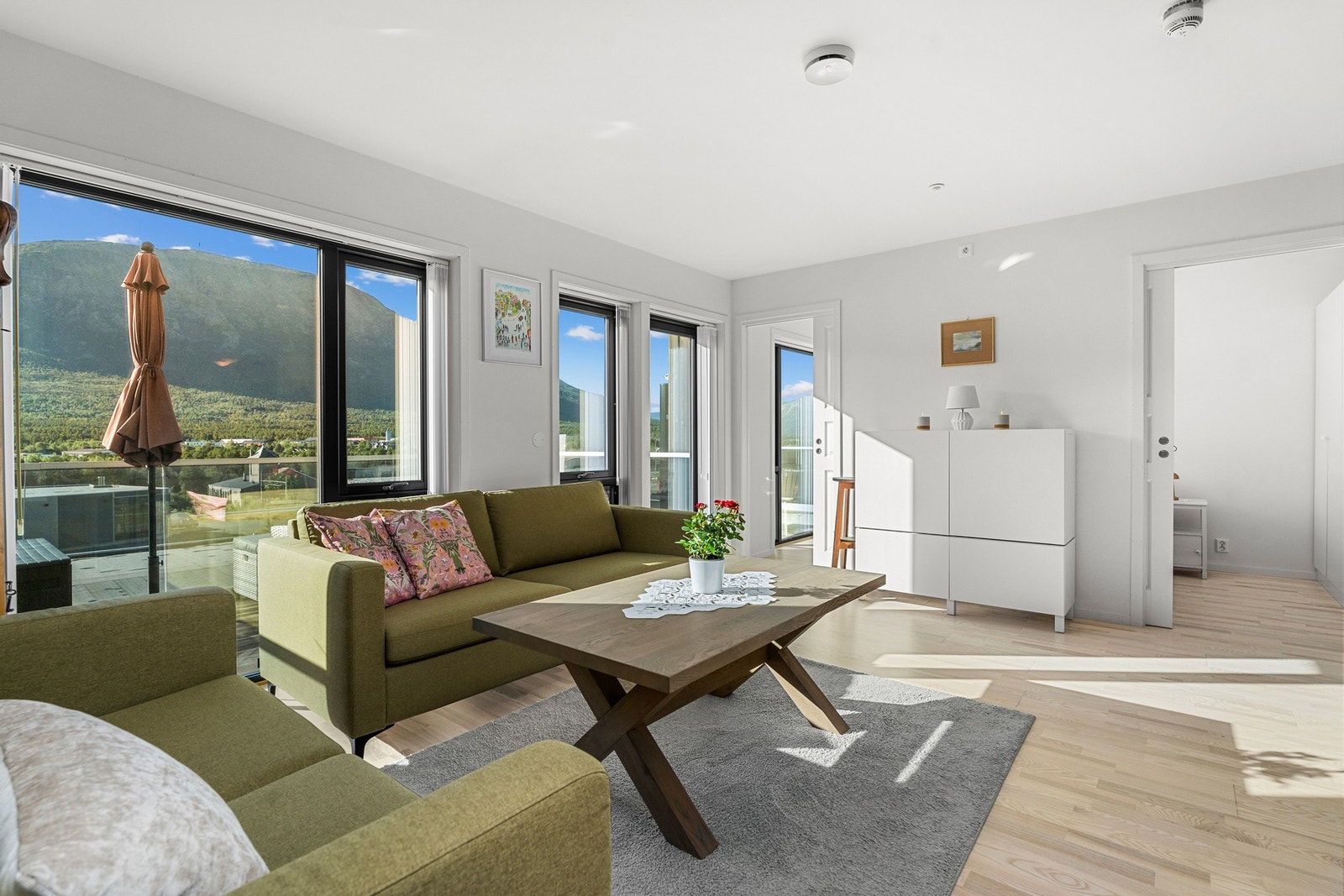 Nyere og moderne bygg i betong gir fordeler mtp lydisolasjon og brannsikkerhet. Galleribilde