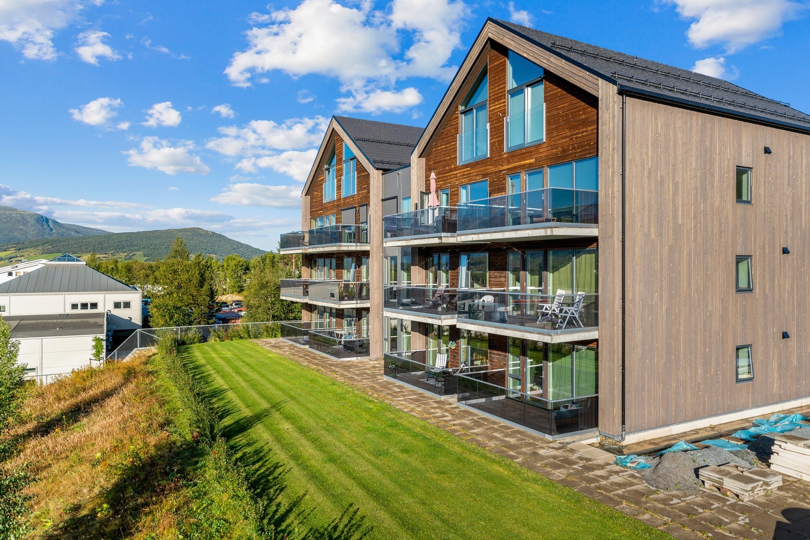 Bygget har et flott arkitektonisk uttrykk. Galleribilde